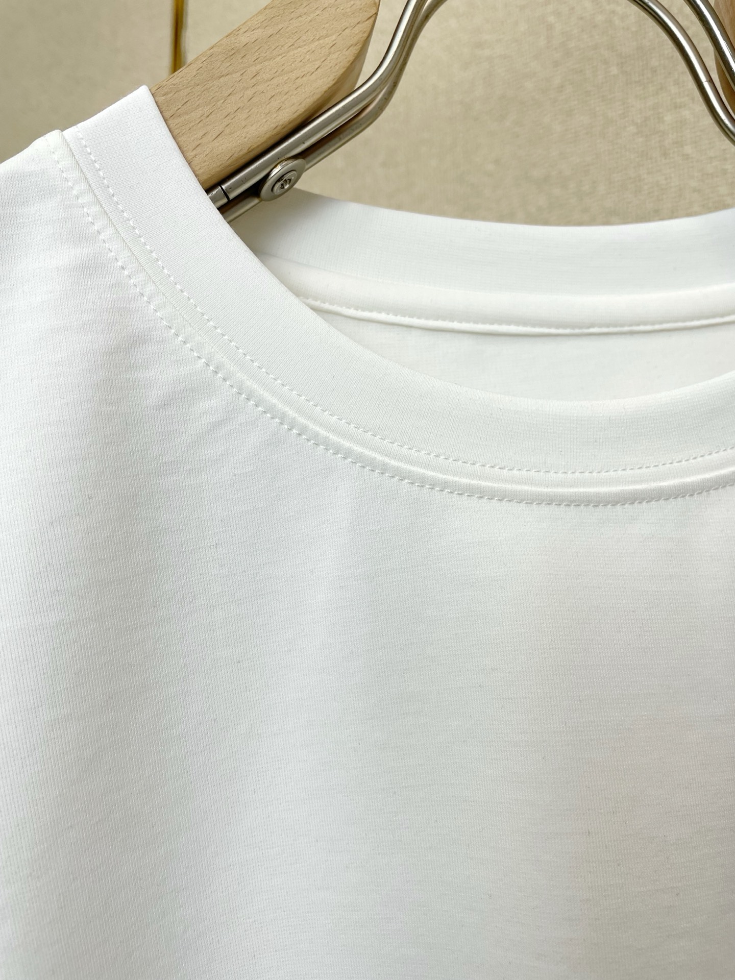 。FENDI芬迪💥砸锅卖铁都要上的新款新款原单男士休闲短袖 高端定制 高端版本 时尚百搭爆款⚠️⚠️✨✨