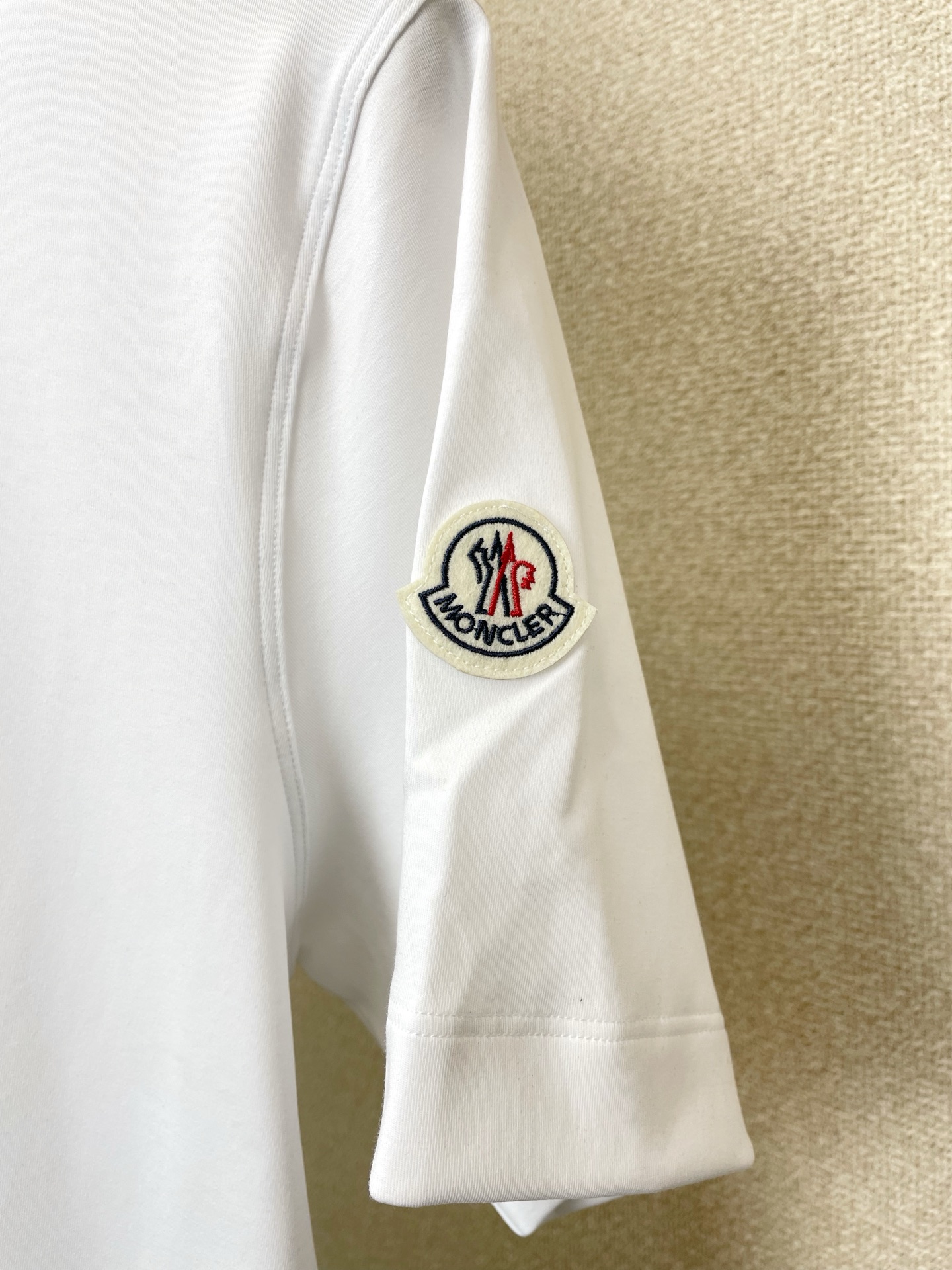 。Moncler蒙口💥砸锅卖铁都要上的新款新款原单男士休闲短袖 高端定制 高端版本 时尚百搭爆款⚠️⚠️