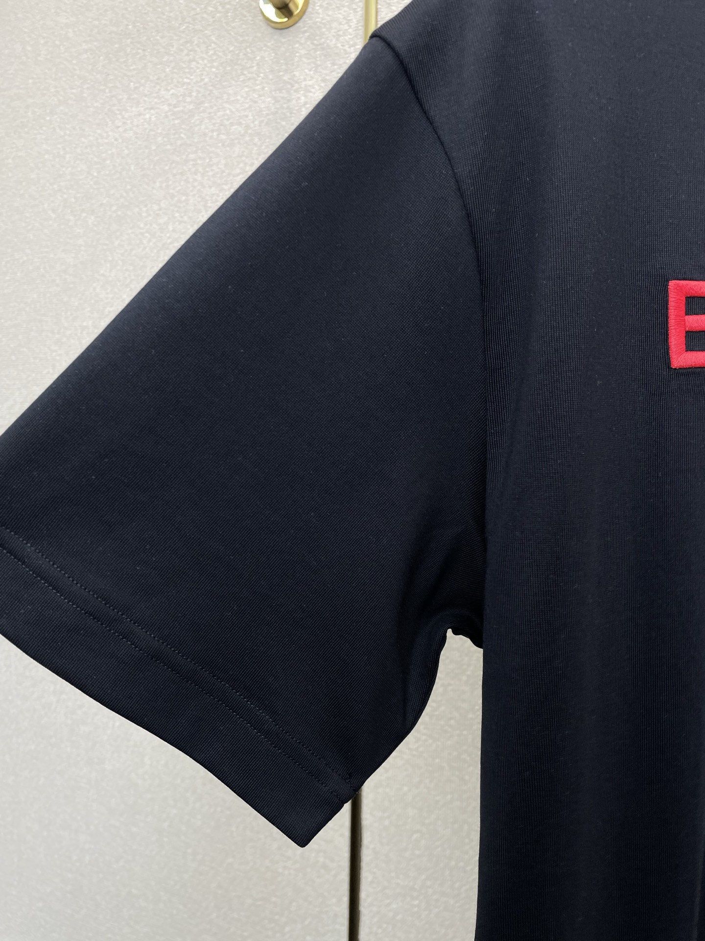 。BALENCIAGA巴黎世家💥砸锅卖铁都要上的新款新款原单男士休闲短袖 高端定制 高端版本 时尚百搭爆