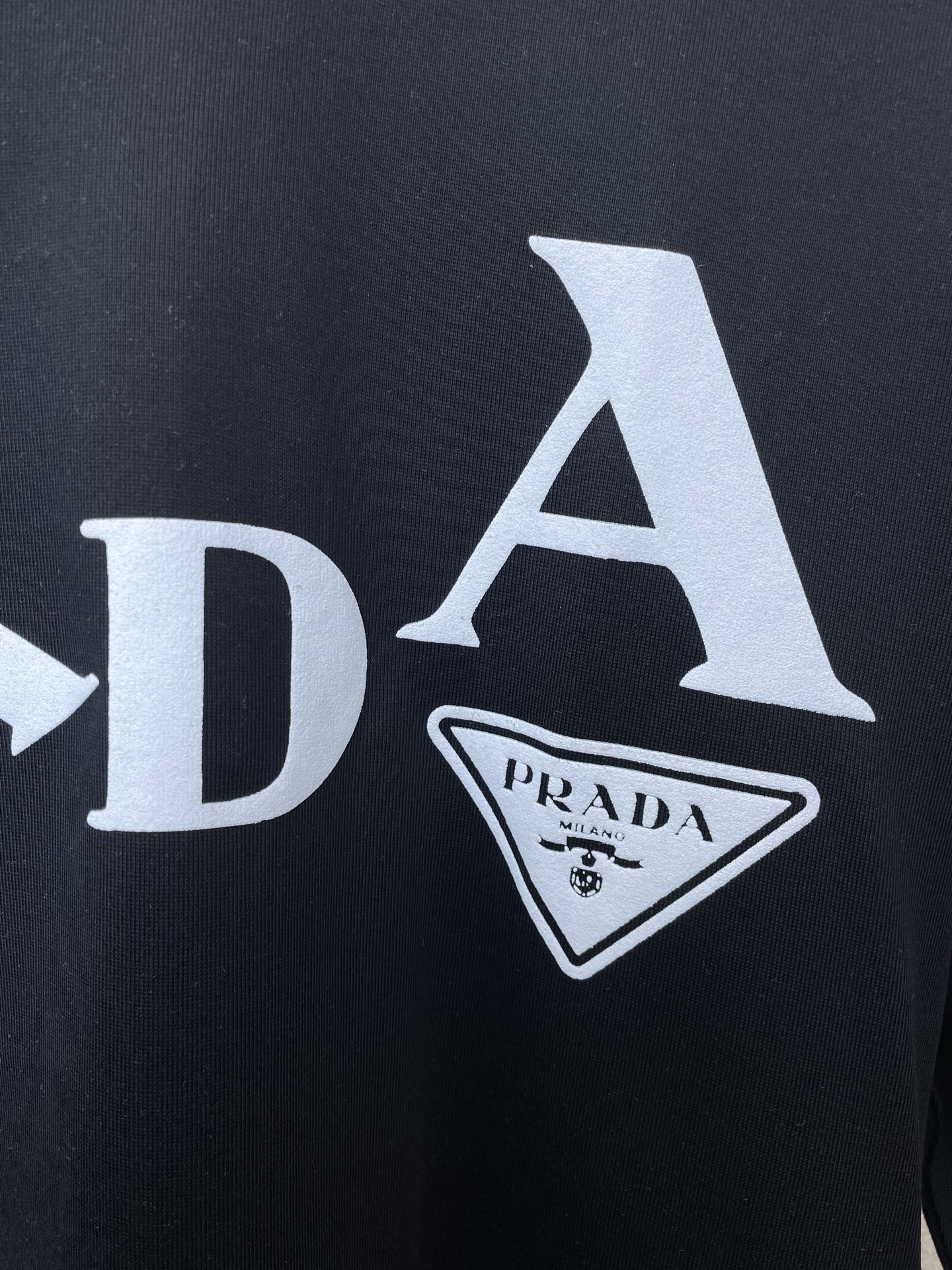 。Prada普拉达💥砸锅卖铁都要上的新款新款原单男士休闲短袖 高端定制 高端版本 时尚百搭爆款⚠️⚠️✨