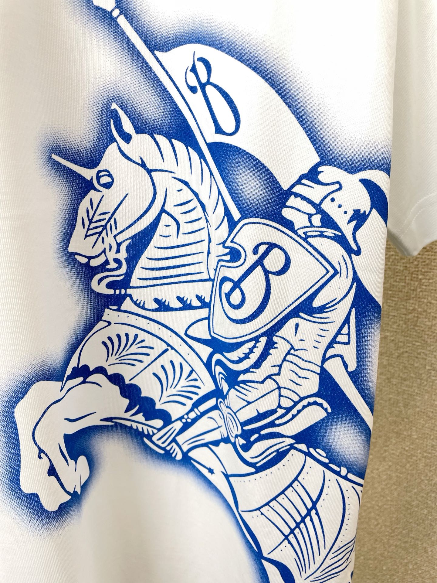 。Burberry巴宝莉💥砸锅卖铁都要上的新款新款原单男士休闲短袖 高端定制 高端版本 时尚百搭爆款⚠️