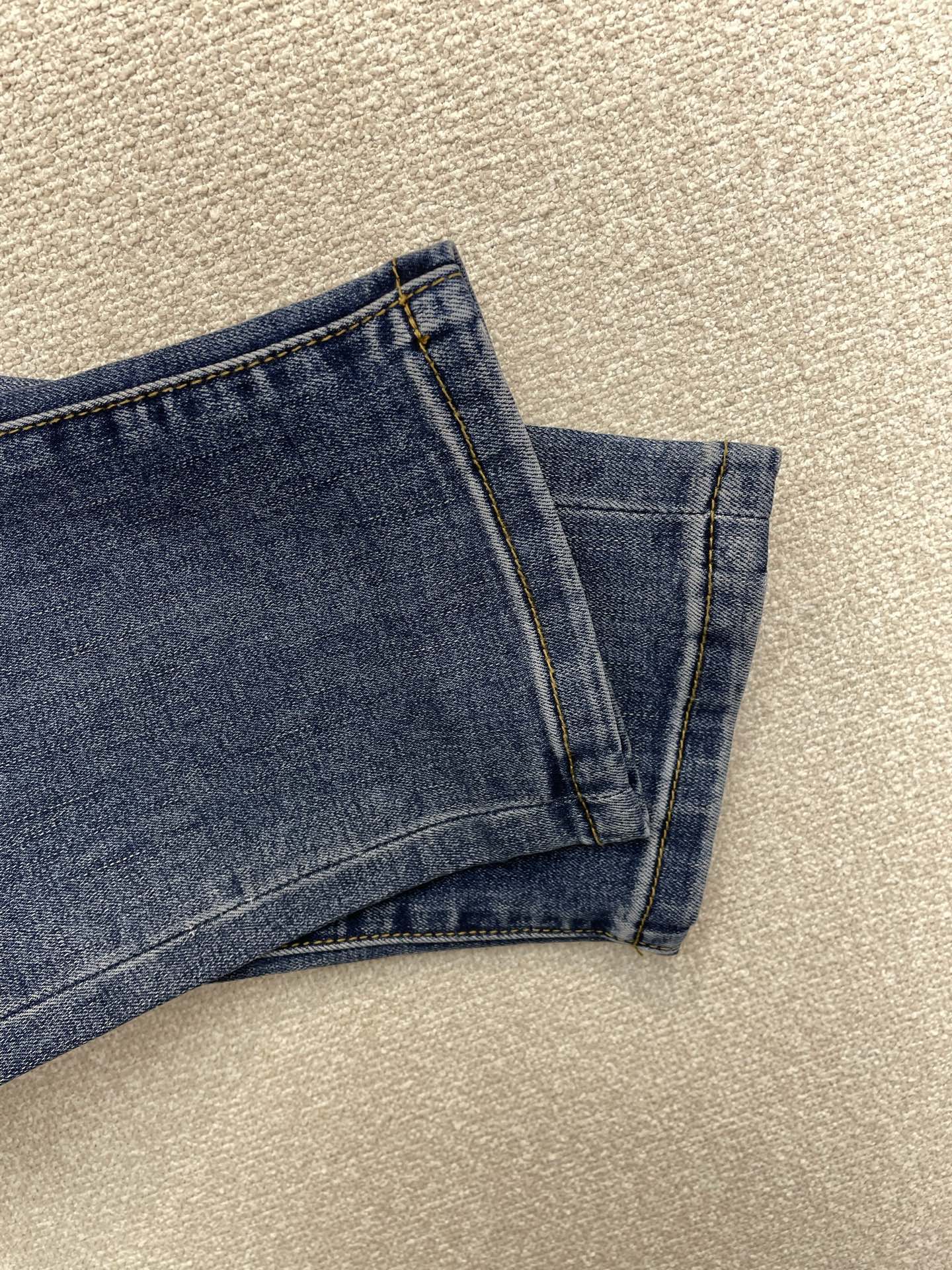 支持跨年售后！。FENDI芬迪💥独家专供新款休闲牛仔裤👖高端版本！专柜定制面料 透气舒适度高，细节无可挑