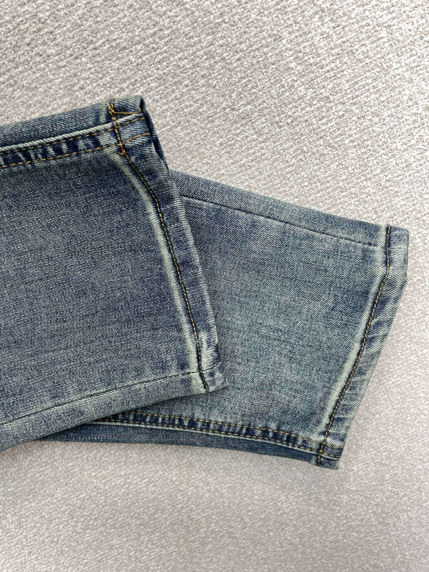 支持跨年售后！。Prada普拉达💥独家专供新款休闲牛仔裤👖高端版本！专柜定制面料 透气舒适度高，细节无可