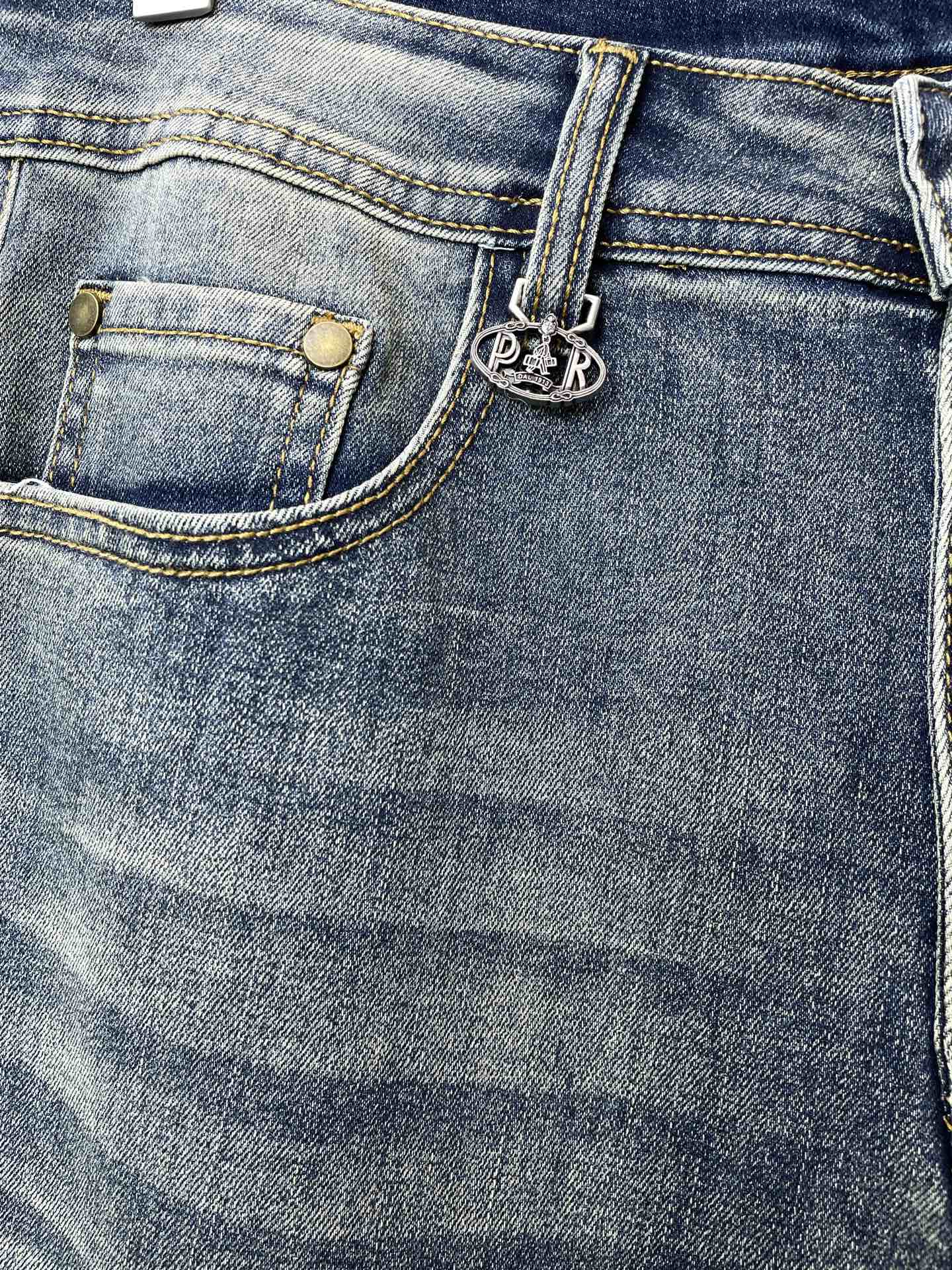 支持跨年售后！。Prada普拉达💥独家专供新款休闲牛仔裤👖高端版本！专柜定制面料 透气舒适度高，细节无可