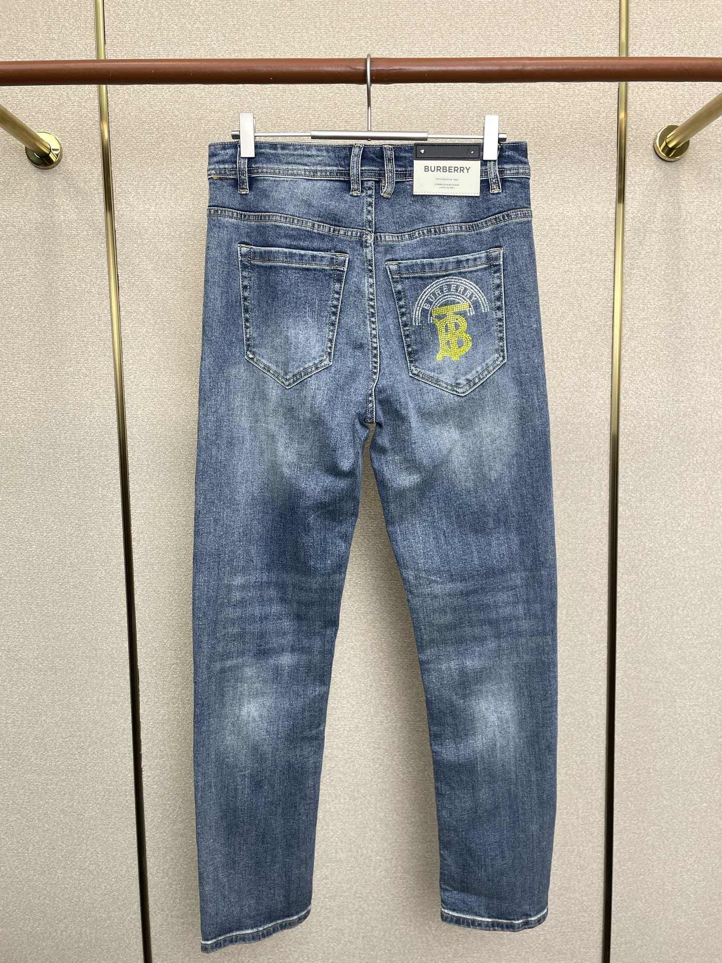 支持跨年售后！。Burberry巴宝莉💥独家专供新款休闲牛仔裤👖高端版本！专柜定制面料 透气舒适度高，细