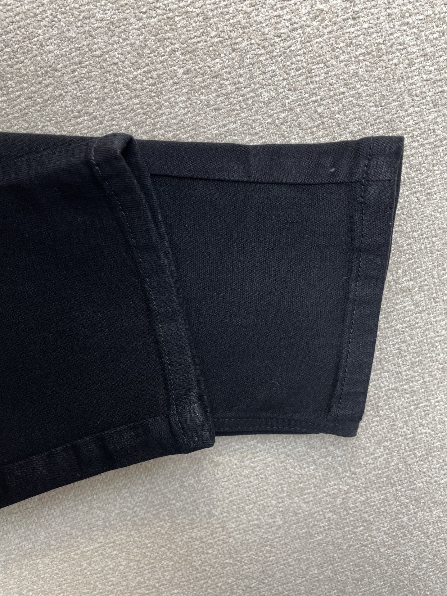 支持跨年售后！。Burberry巴宝莉💥独家专供新款休闲牛仔裤👖高端版本！专柜定制面料 透气舒适度高，细