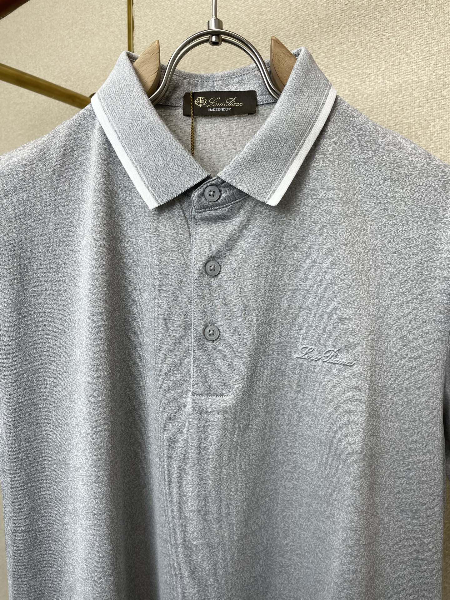 。lp🆕-Loro Piana诺悠翩雅💥砸锅卖铁都要上的新款新款原单男士休闲短袖 高端定制 高端版本 时