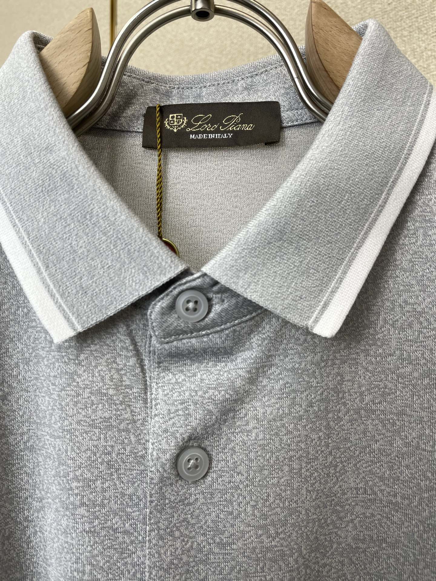 。lp🆕-Loro Piana诺悠翩雅💥砸锅卖铁都要上的新款新款原单男士休闲短袖 高端定制 高端版本 时