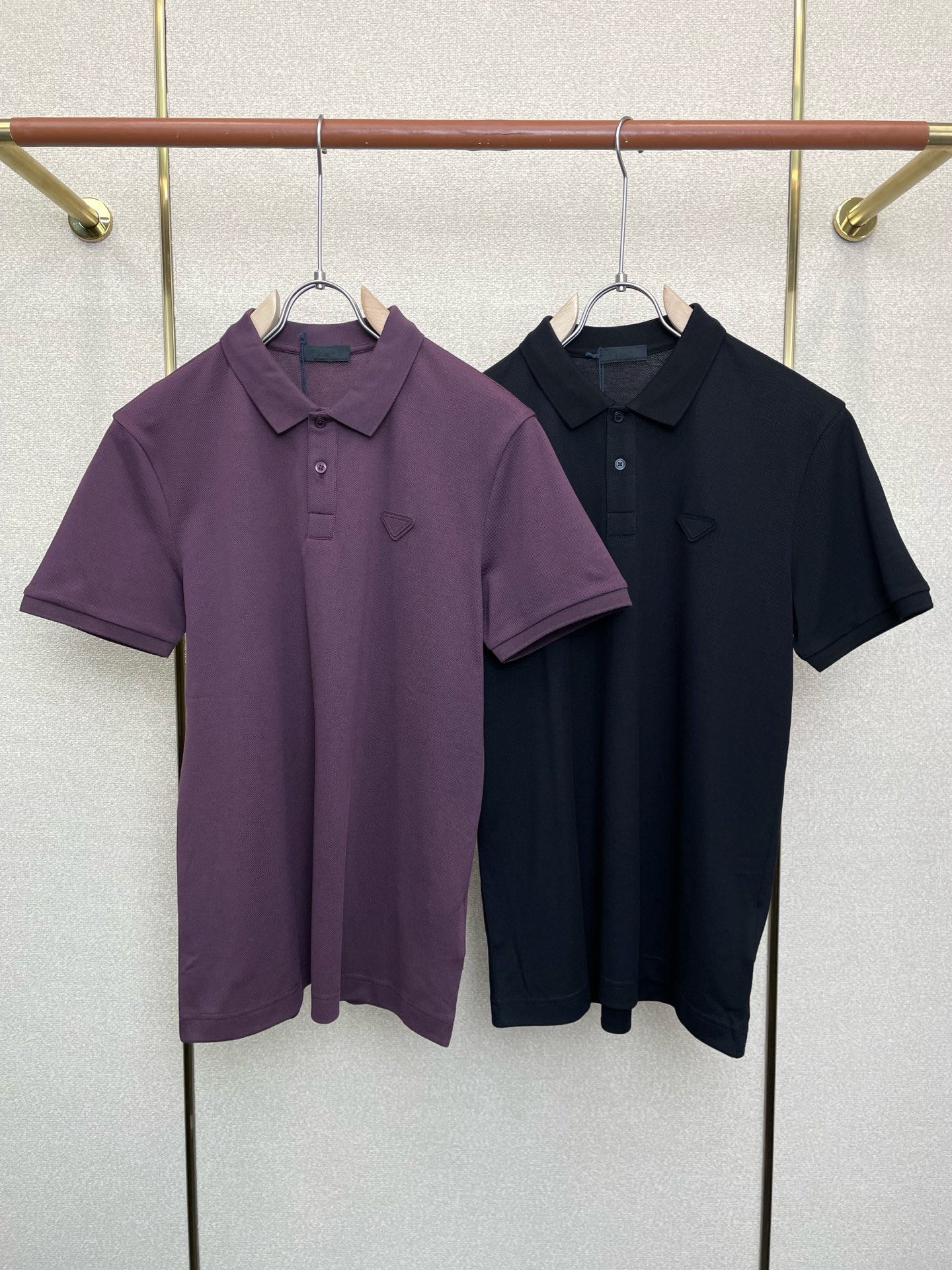 。Prada普拉达💥砸锅卖铁都要上的新款新款原单男士休闲短袖 高端定制 高端版本 时尚百搭爆款⚠️⚠️✨