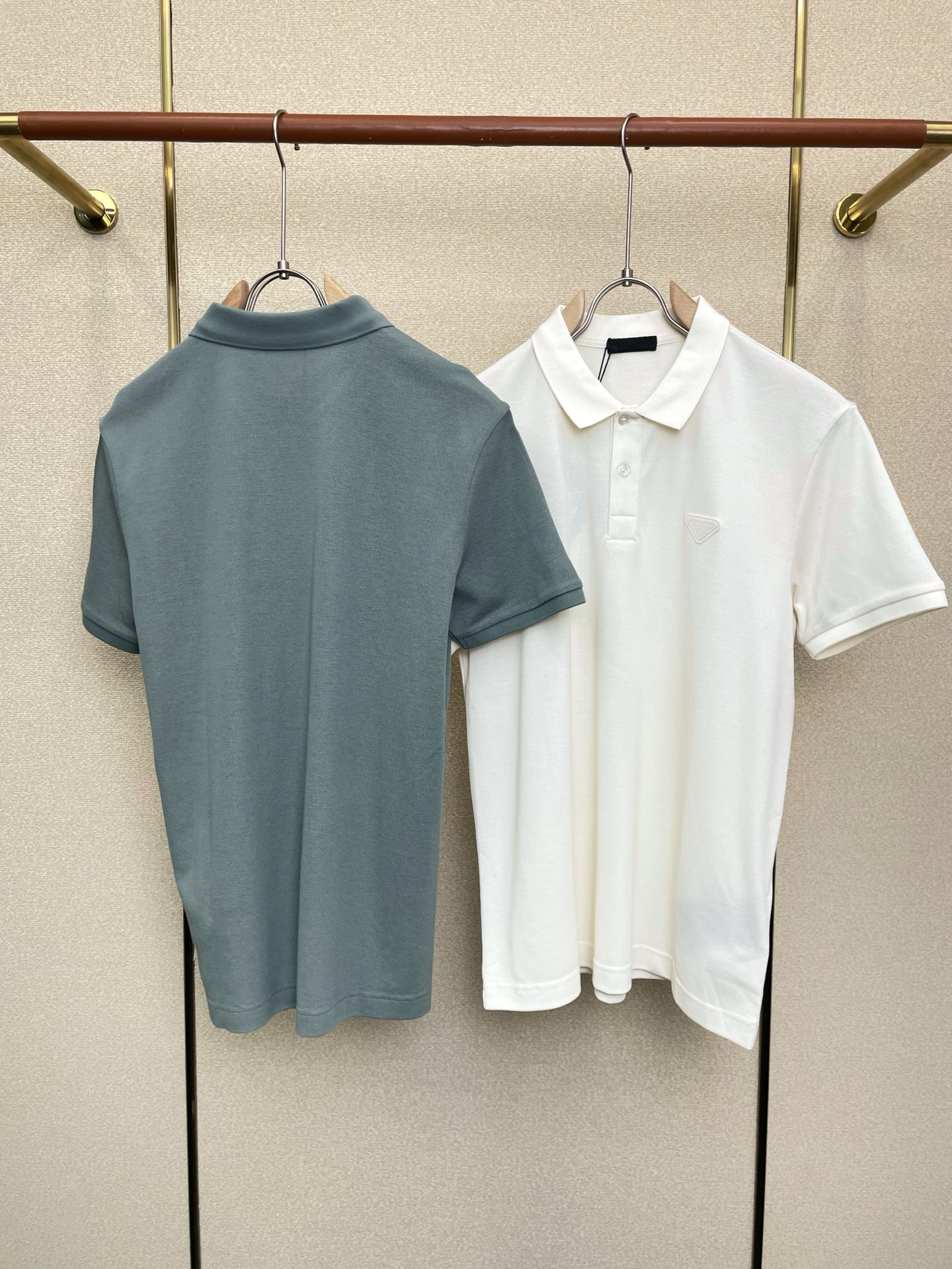 。Prada普拉达💥砸锅卖铁都要上的新款新款原单男士休闲短袖 高端定制 高端版本 时尚百搭爆款⚠️⚠️✨