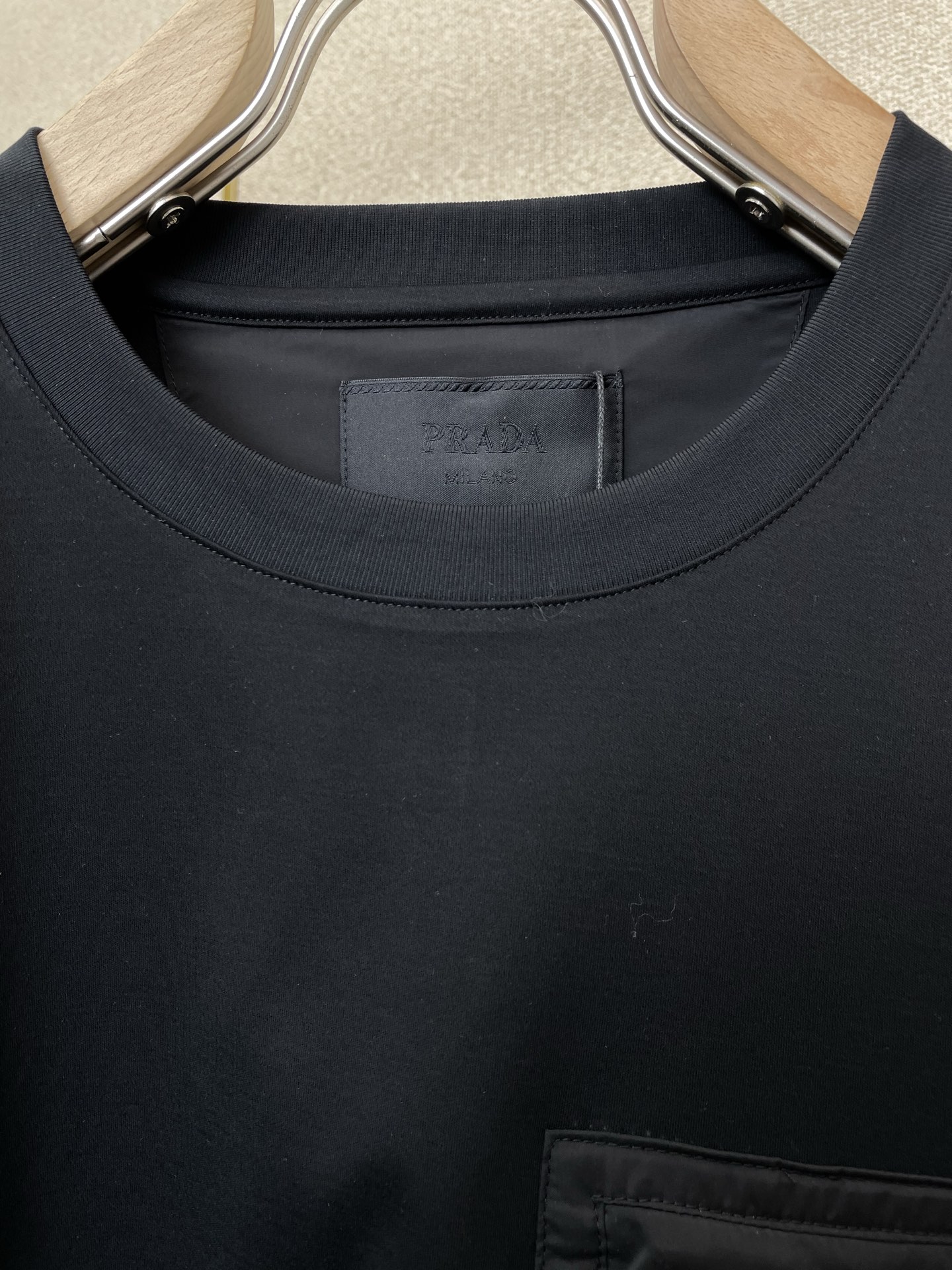 。Prada普拉达💥砸锅卖铁都要上的新款新款原单男士休闲短袖 高端定制 高端版本 时尚百搭爆款⚠️⚠️✨