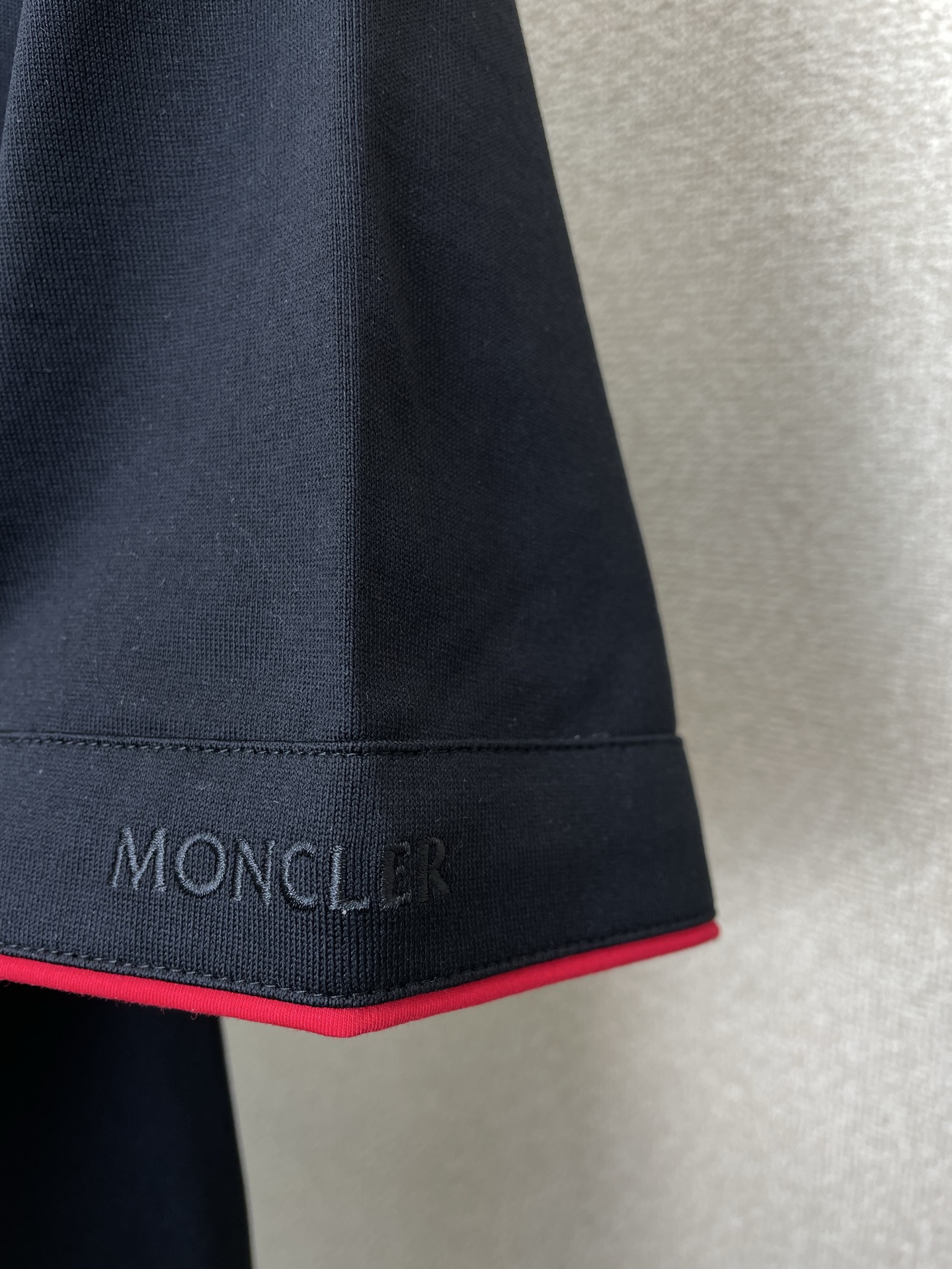 。Moncler蒙口💥砸锅卖铁都要上的新款新款原单男士休闲短袖 高端定制 高端版本 时尚百搭爆款⚠️⚠️