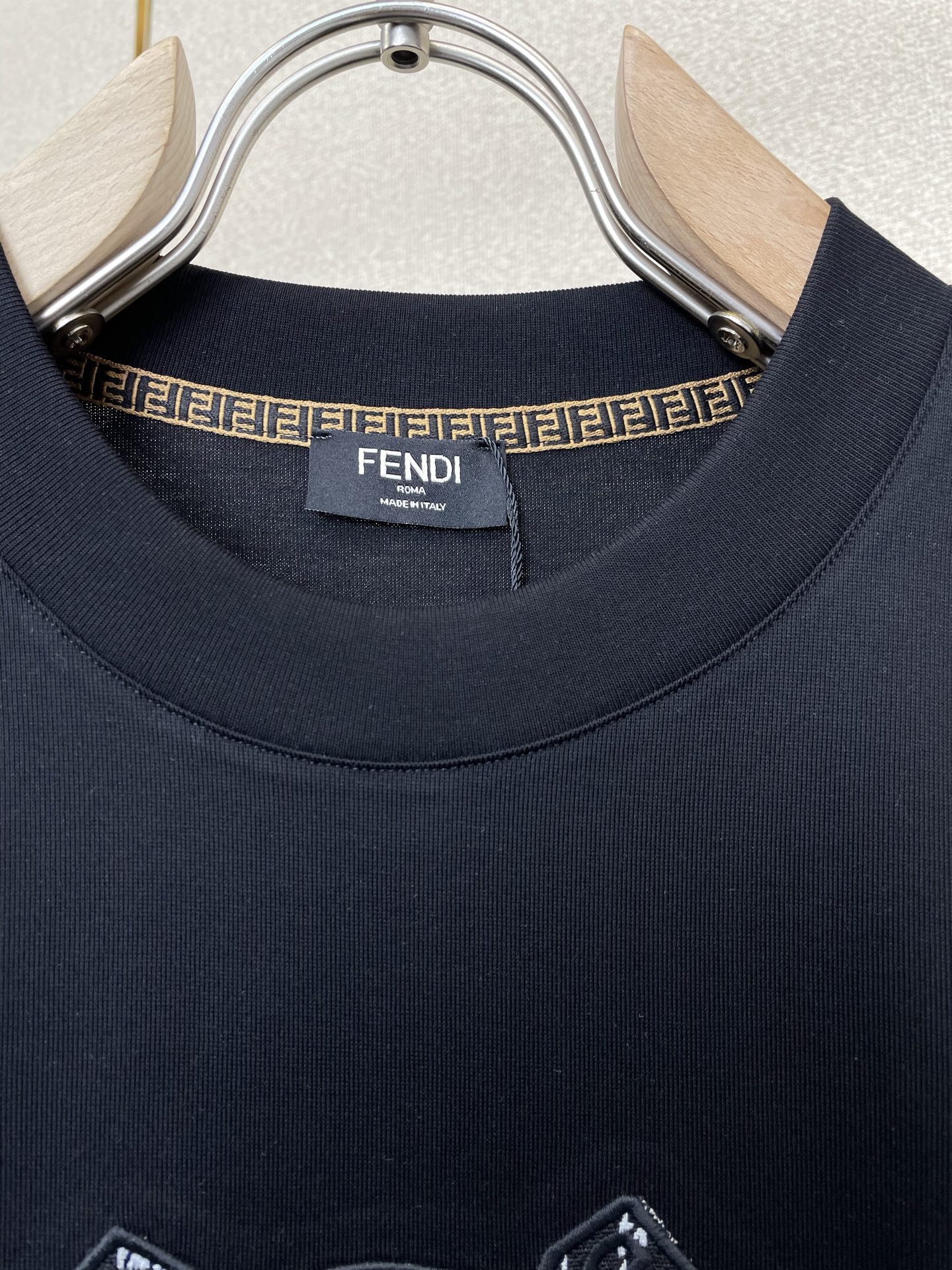 支持跨年售后！。FENDI芬迪💥独家专供新款原单男士休闲短袖 高端定制 高端版本 时尚百搭爆款⚠️⚠️✨
