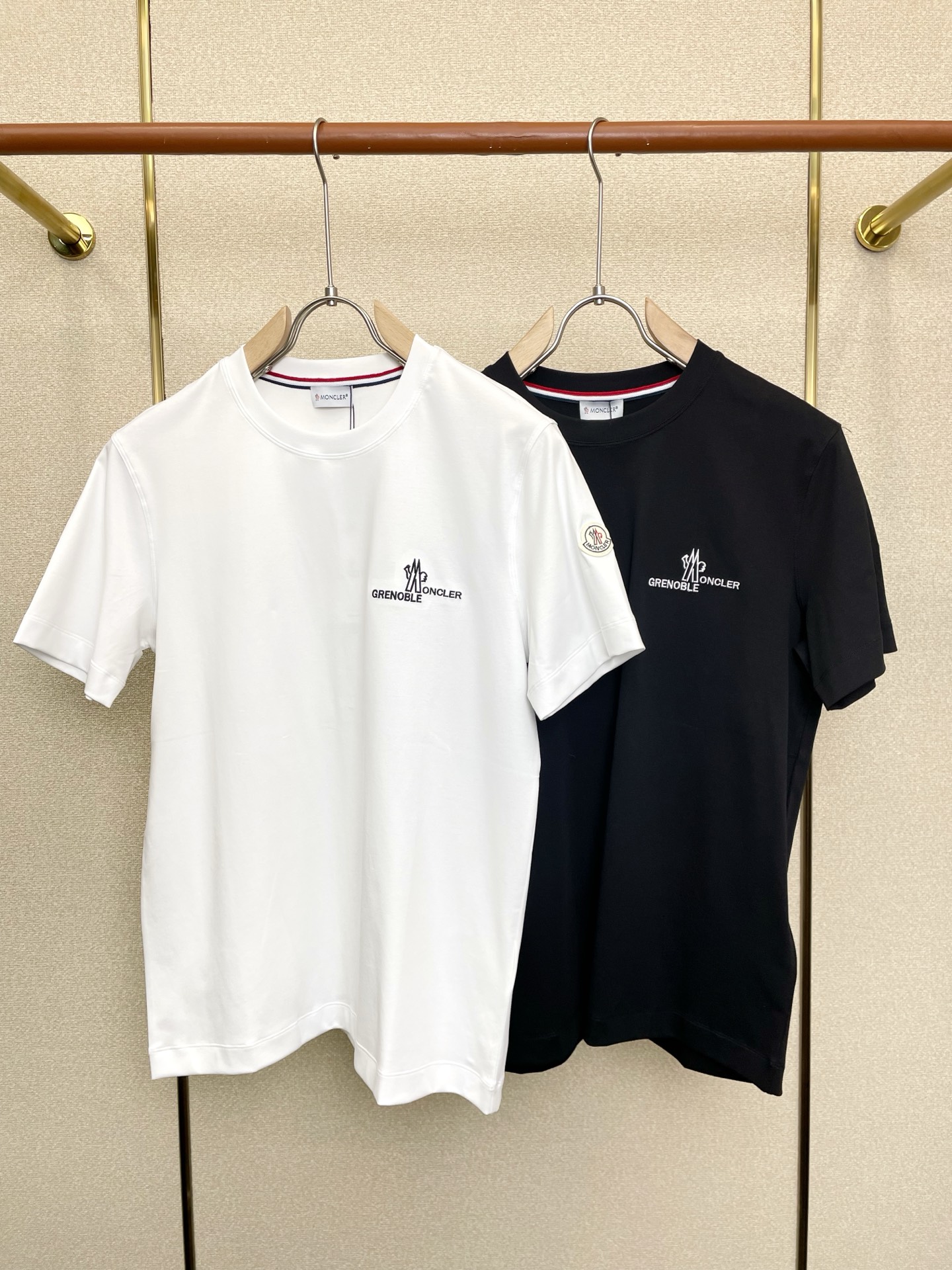 支持跨年售后！。Moncler蒙口💥独家专供新款原单男士休闲短袖 高端定制 高端版本 时尚百搭爆款⚠️⚠