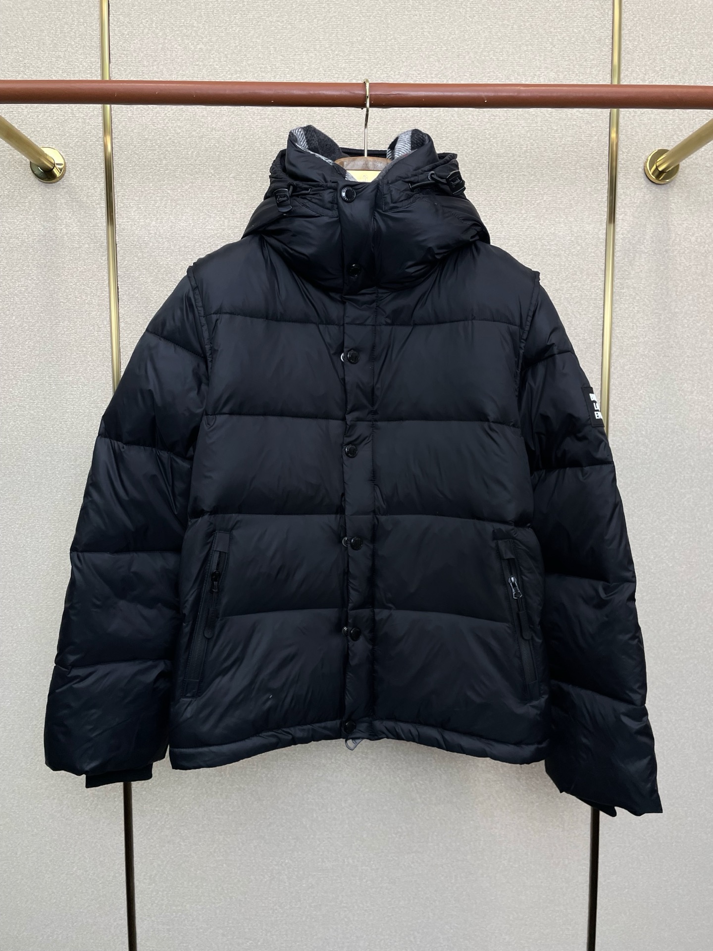 。羽绒服-Burberry巴宝莉💥砸锅卖铁都要上的新款秋冬新款羽绒服夹克。二合一羽绒服马甲 贸易公司渠道