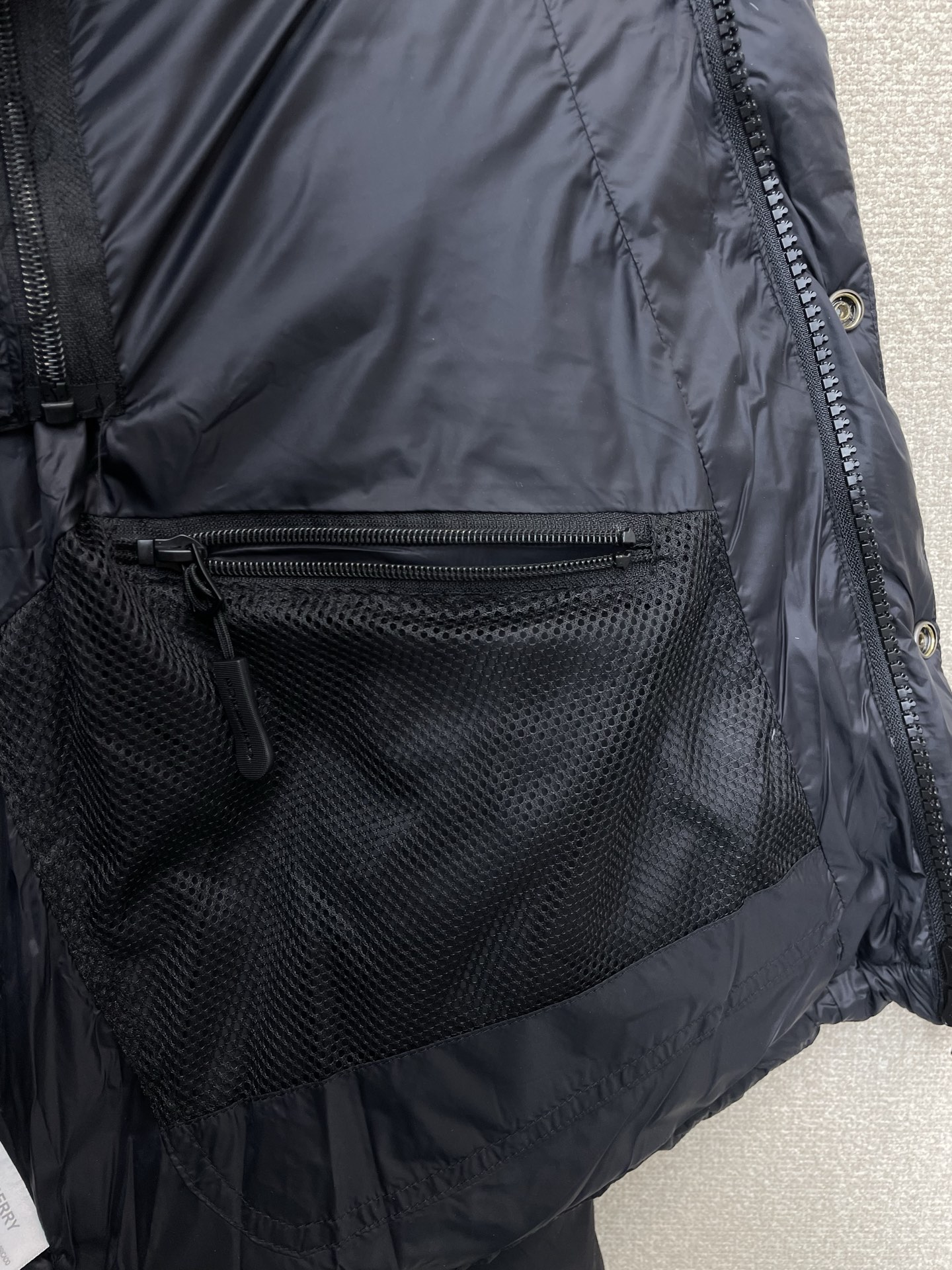 。羽绒服-Burberry巴宝莉💥砸锅卖铁都要上的新款秋冬新款羽绒服夹克。二合一羽绒服马甲 贸易公司渠道