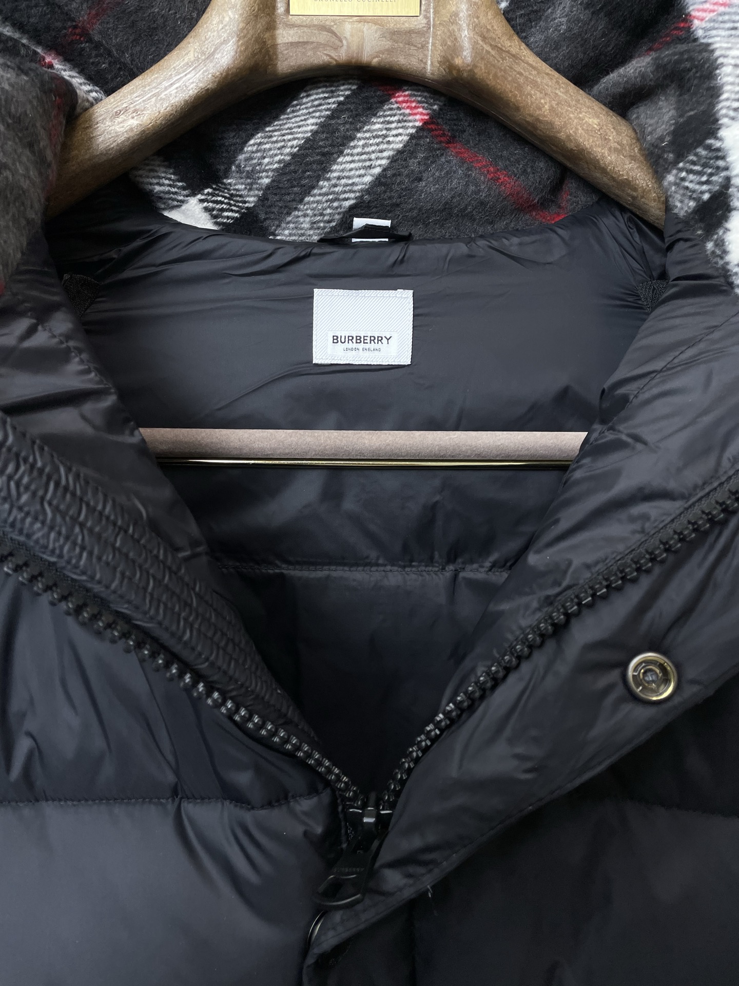 。羽绒服-Burberry巴宝莉💥砸锅卖铁都要上的新款秋冬新款羽绒服夹克。二合一羽绒服马甲 贸易公司渠道