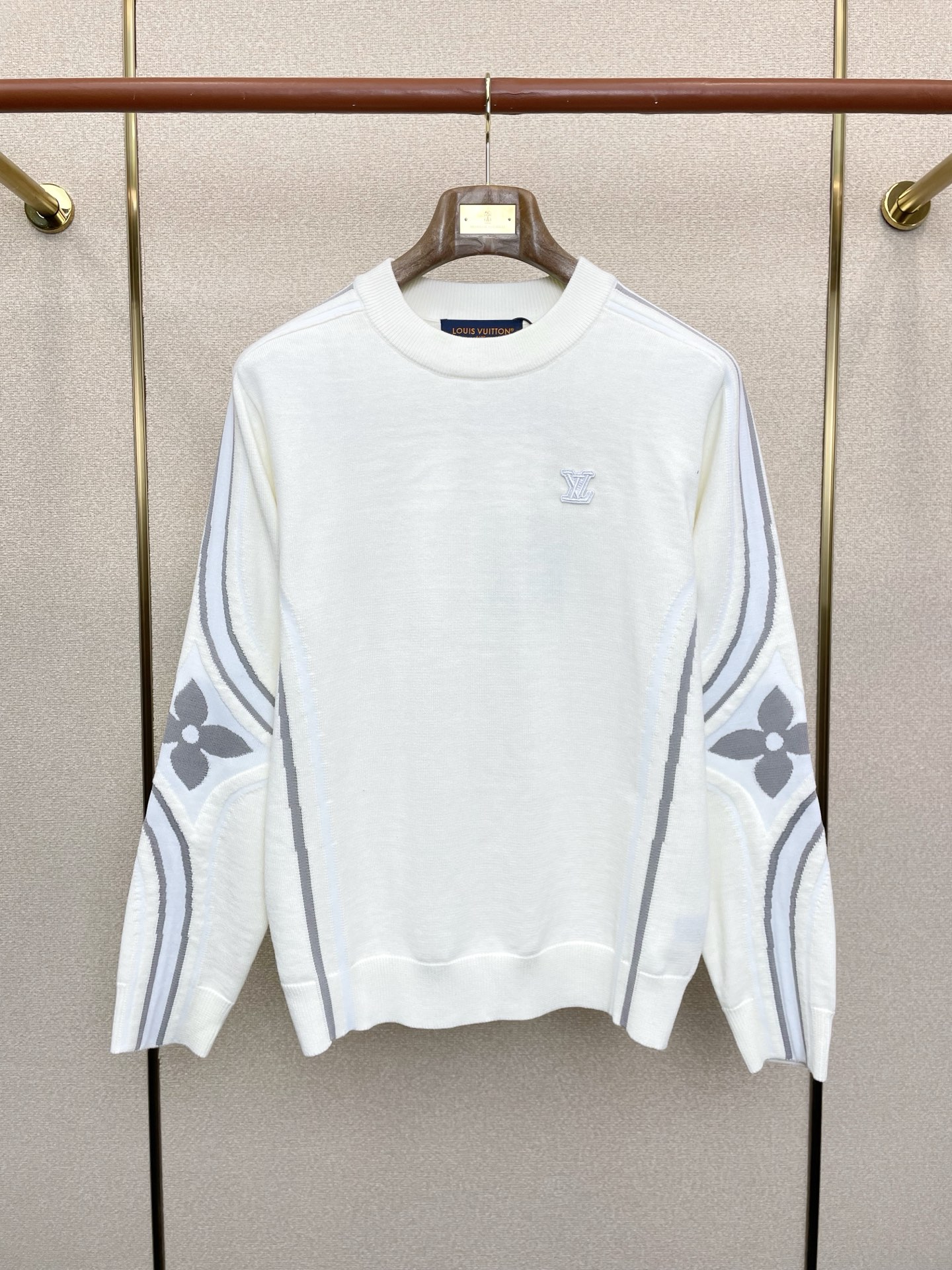 。Louis Vuitton路易威登💥砸锅卖铁都要上的新款最新时尚毛衣 经典设计感与颜值爆棚的外套，品质