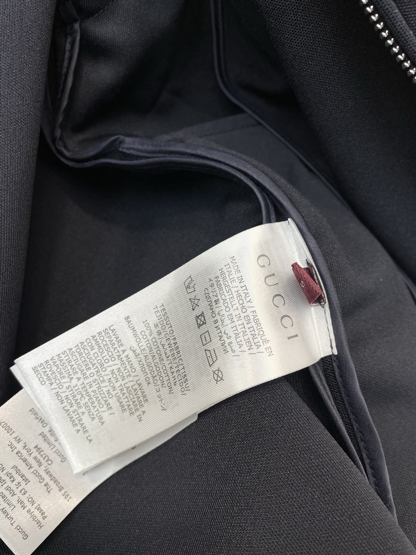 。Gucci古驰💥砸锅卖铁都要上的新款最新时尚立领拉链外套 经典设计感与颜值爆棚的外套，品质更是无法挑剔