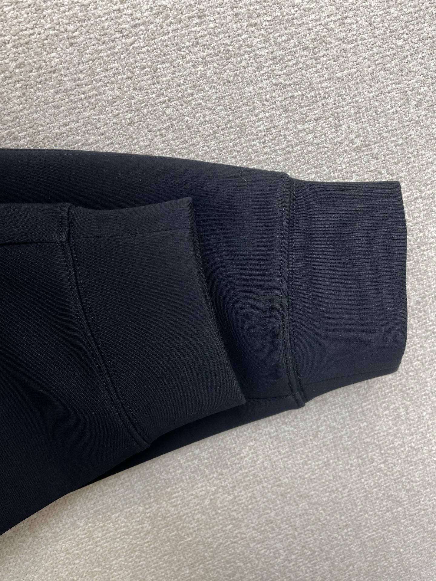 /套。ZEGNA杰尼亚💥砸锅卖铁都要上的新款新款专柜同款立领套装，高级感满满！细节精致高档，做工无可挑剔