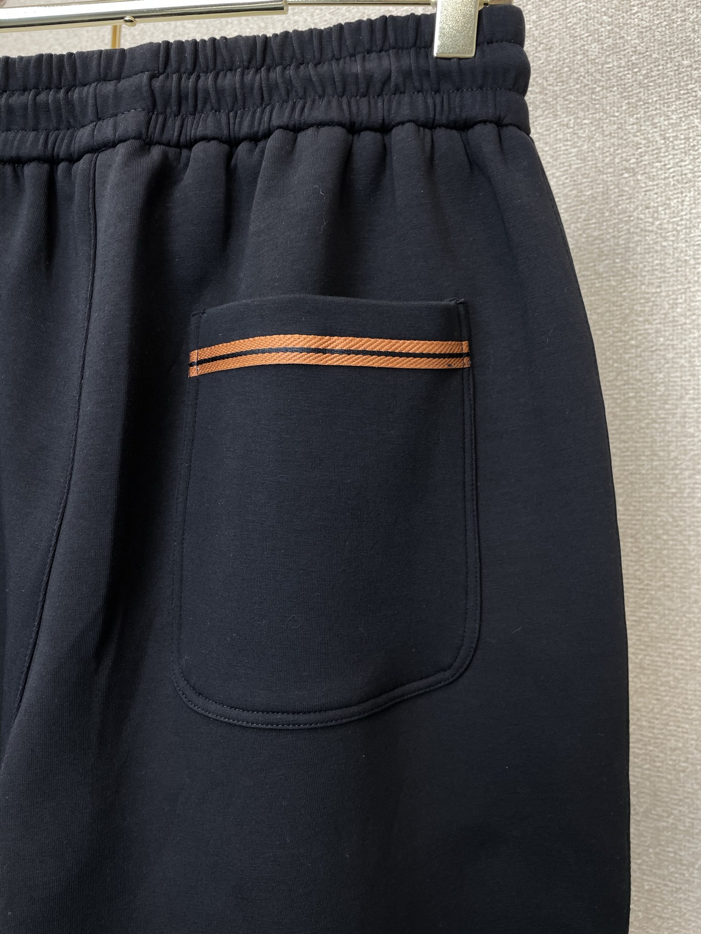 /套。ZEGNA杰尼亚💥砸锅卖铁都要上的新款新款专柜同款立领套装，高级感满满！细节精致高档，做工无可挑剔