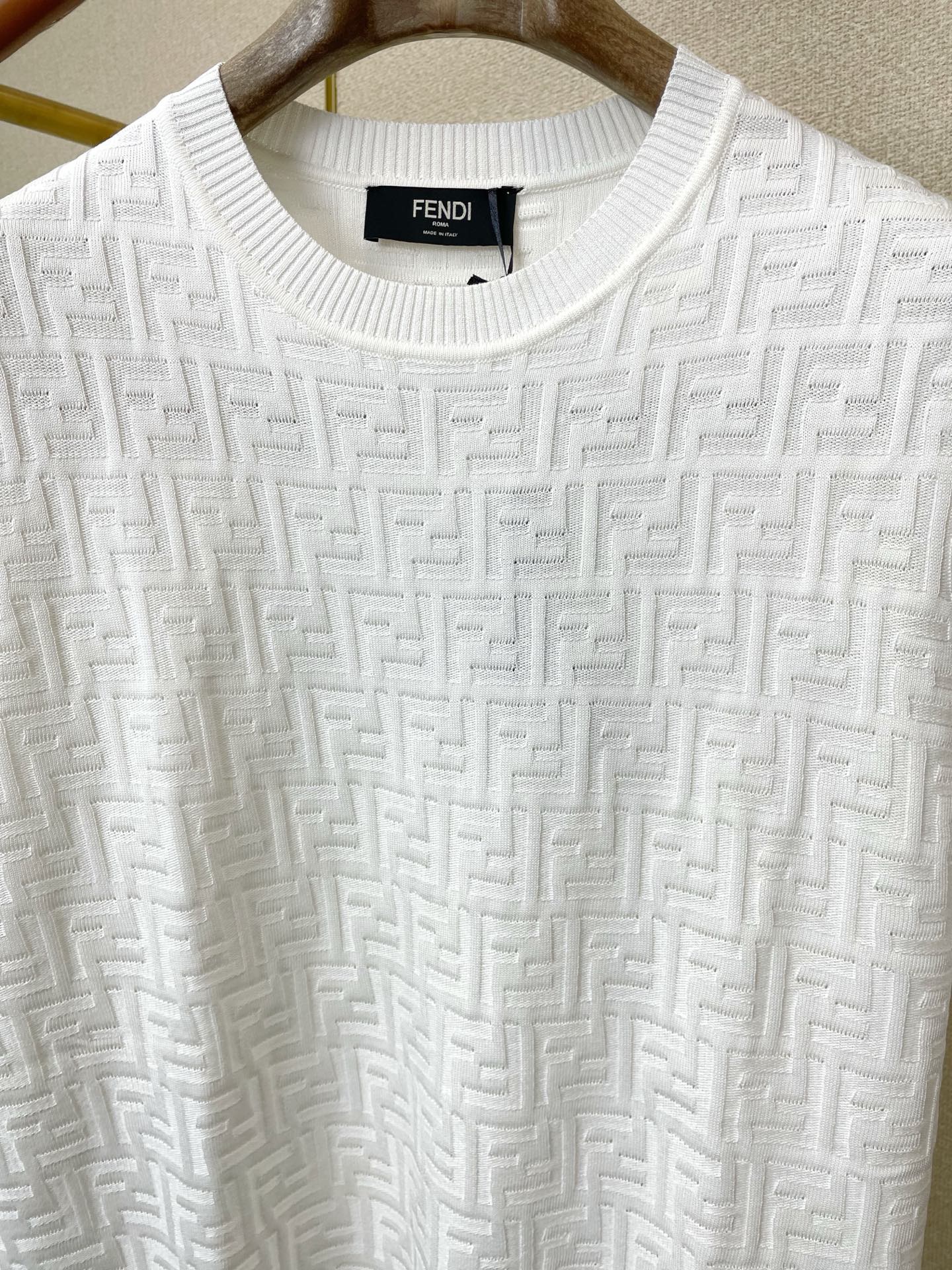。FENDI芬迪💥独家专供新款原单男士休闲针织短袖 高端定制 高端版本 时尚百搭爆款⚠️⚠️✨✨进口面料