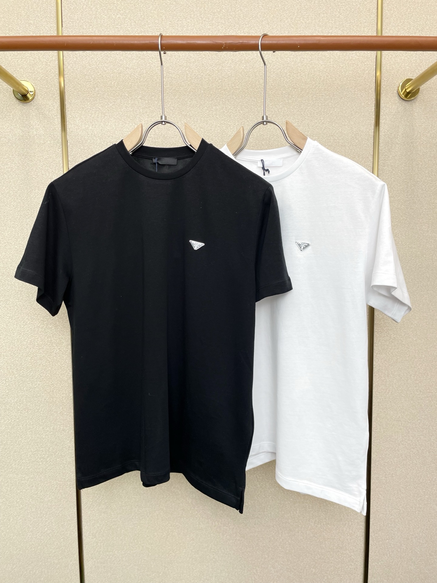 。Prada普拉达💥独家专供新款原单男士休闲短袖 高端定制 高端版本 时尚百搭爆款⚠️⚠️✨✨进口面料 