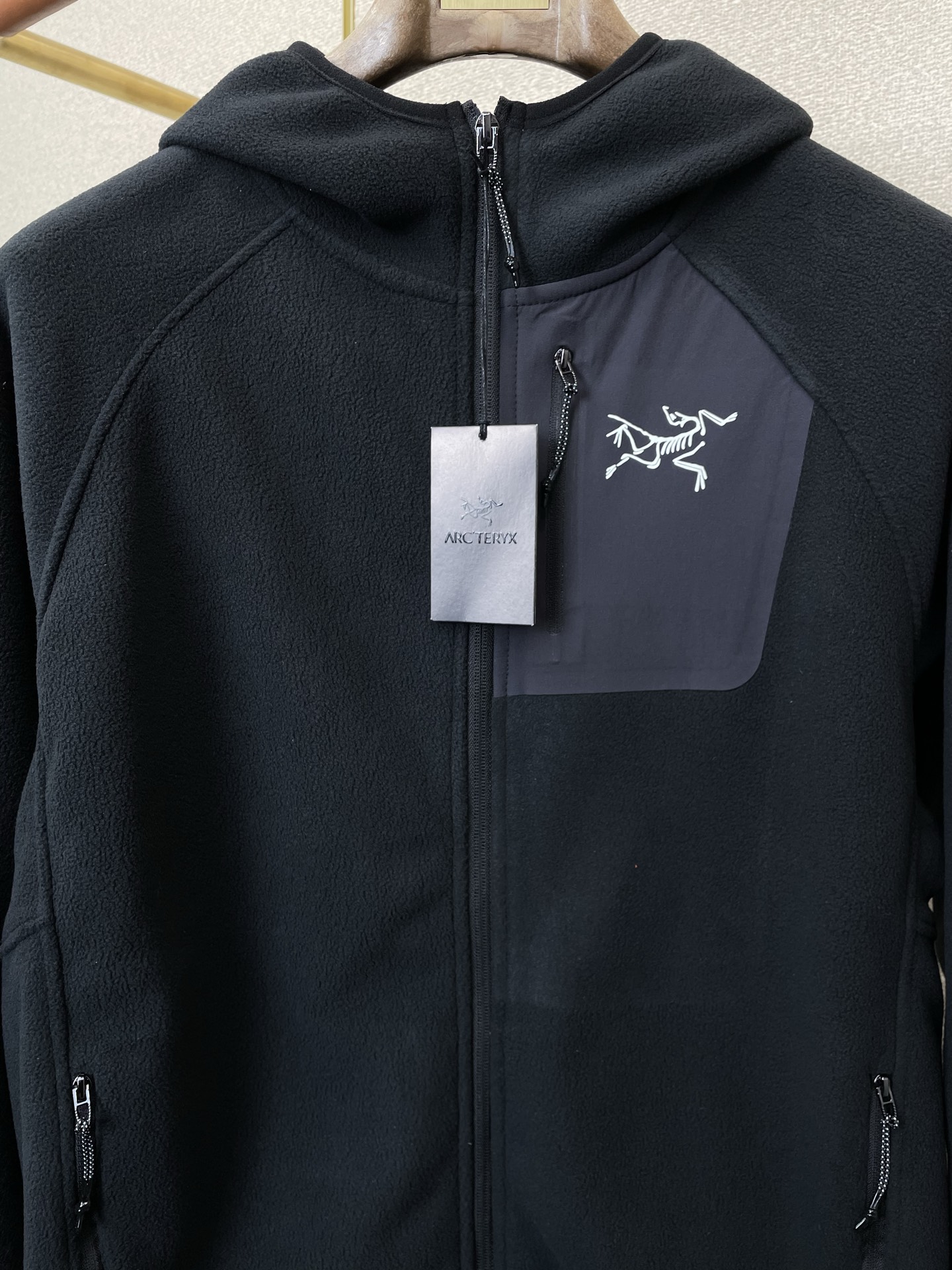 支持跨年售后！。Arc’teryx始祖鸟💥独家专供最新时尚连帽外套 摇粒绒夹克外套 经典设计感与颜值爆棚