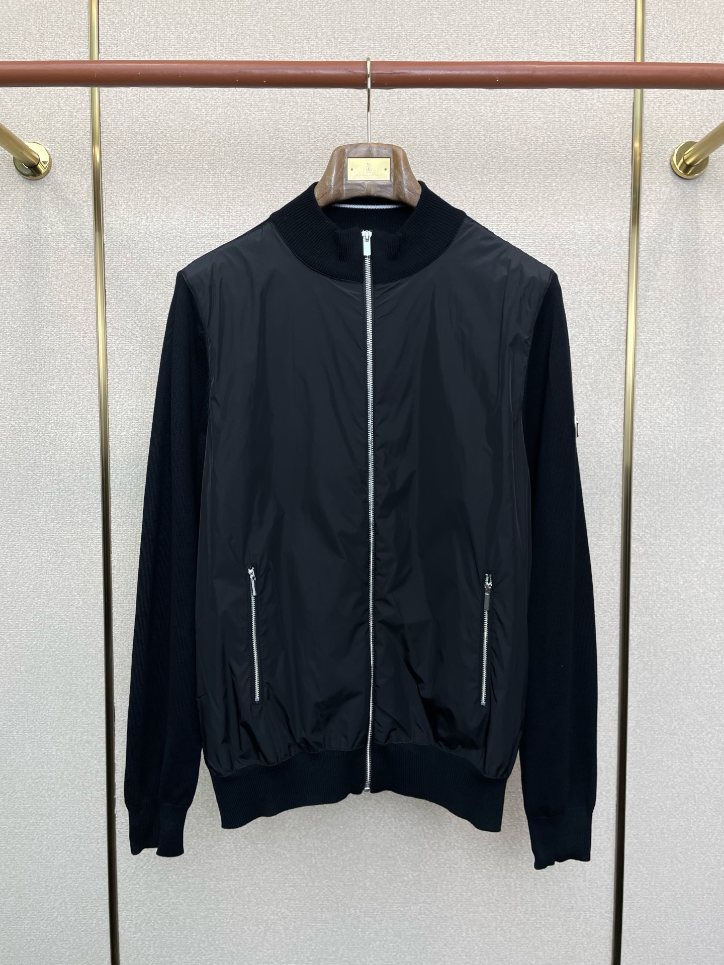 NO:712269,Support New Year’s Eve after-sales service!  .Prada普拉达独家专供新款原单男士休闲拉链针织外套 高端定制 高端版本 时尚百搭爆款进口面料 手感超柔软细腻 穿着亲肤舒适 高端精品 代工厂精细做上身非常赞 男士必备单品 三标齐全 码数M-3XL,,prada,prada,jackets & coats,19860909支持跨年售后！.Prada普拉达独家专供新款原单男士休闲拉链针织外套 高端定制 高端版本 时尚百搭爆款进口面料 手感超柔软细腻 穿着亲肤舒适 高端精品 代工厂精细做上身非常赞 男士必备单品 三标齐全 码数M-3XL,,prada,prada,jackets & coats,,Men's clothing