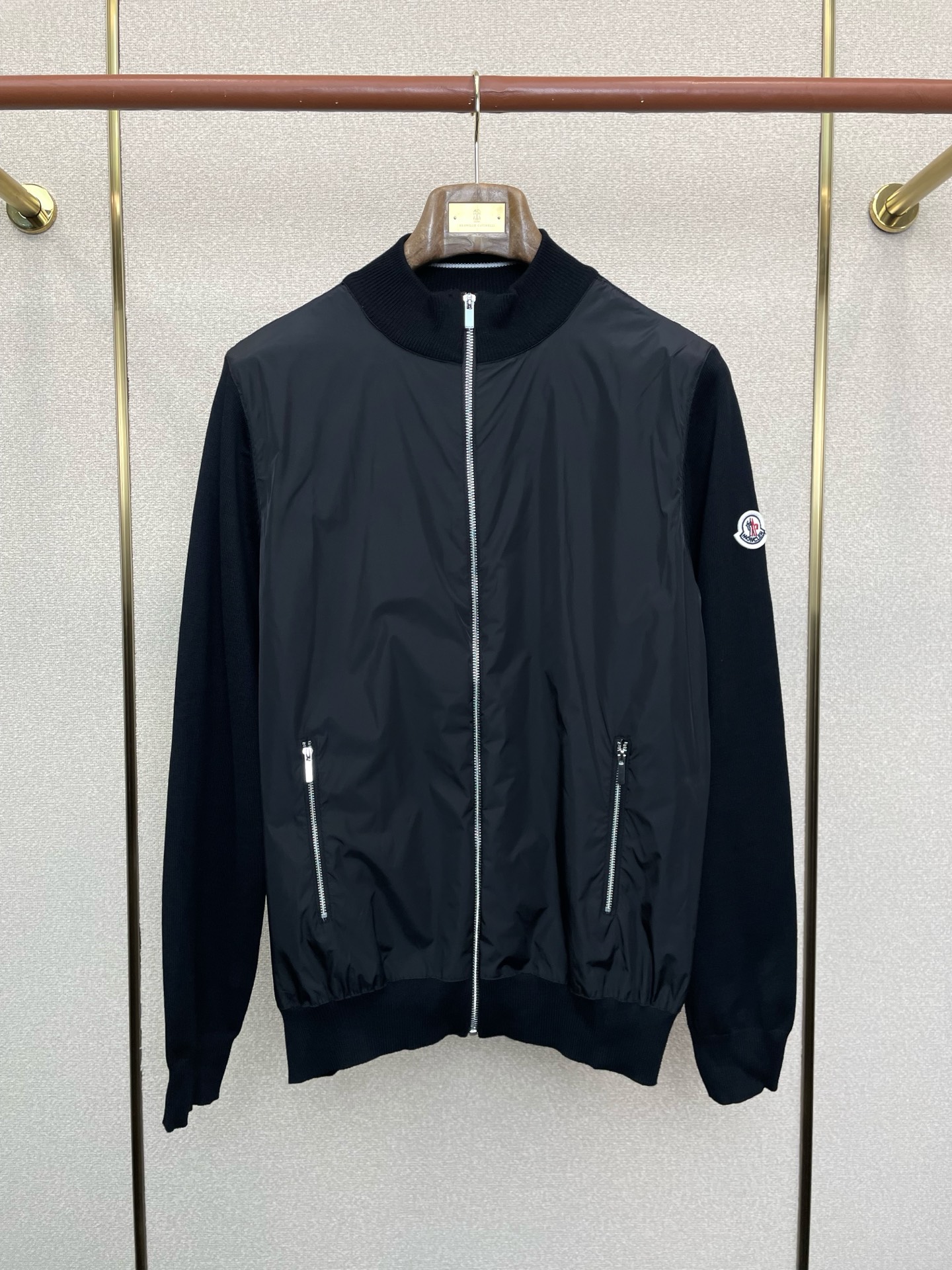 NO:712248,Support New Year’s Eve after-sales service!  .Moncler exclusively offers new original men's casual zipper knitted jackets. High-end customization. High-end version. Fashionable and versatile imported fabrics. Super soft and delicate feel. Skin-friendly and comfortable to wear. High-end boutique. The upper body is finely made by the factory. A must-have item for men. Three complete standards. Size M-3XL, Moncler, jackets & coats,19860909支持跨年售后！.Moncler蒙口独家专供新款原单男士休闲拉链针织外套 高端定制 高端版本 时尚百搭爆款进口面料 手感超柔软细腻 穿着亲肤舒适 高端精品 代工厂精细做上身非常赞 男士必备单品 三标齐全 码数M-3XL,,Moncler,jackets & coats,,Men's clothing