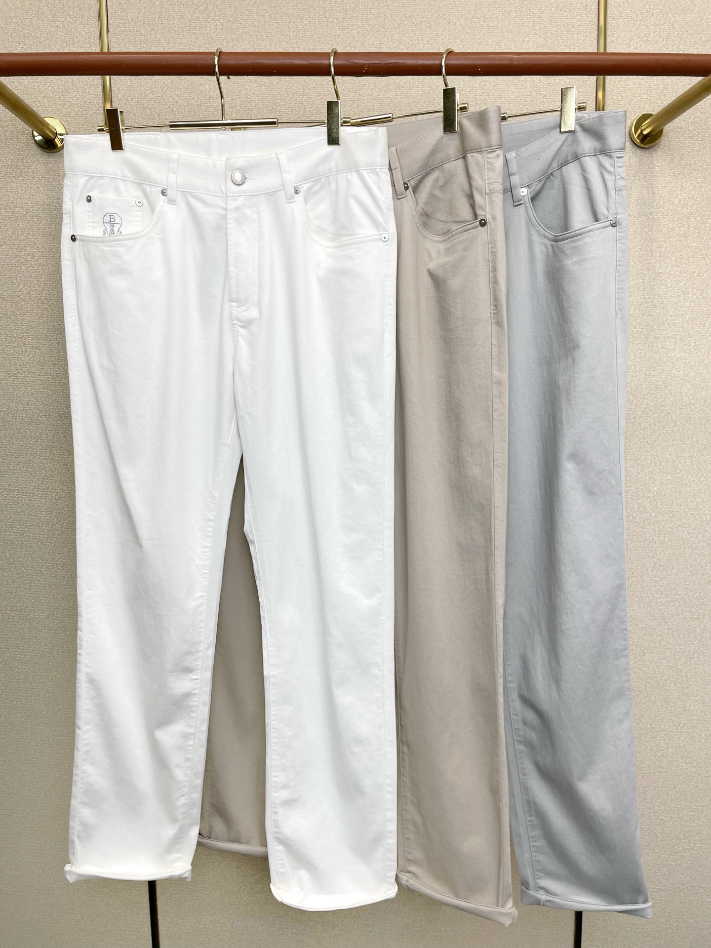 NO:730864,Support New Year’s Eve after-sales service!  .BC-Brunello Cucineli Brunello Cucineli exclusively offers high-end versions of new casual pants!  Custom-made fabrics at the counter are highly breathable and comfortable, with impeccable details and brand element design concepts, reflecting high quality. It feels delicate and soft!  It presents a casual cut and the upper body shape is awesome!  Code number 30-38,, brunello cucinelli,19860909支持跨年售后！.BC-Brunello Cucineli 布鲁内洛 库奇内利独家专供新款休闲裤高端版本！专柜定制面料 透气舒适度高,细节无可挑剔,品牌元素设计理念,体现高品质.手感细腻柔软！呈现休闲裁剪,上身版型超赞！码数30-38,,brunello cucinelli,,Men's clothing