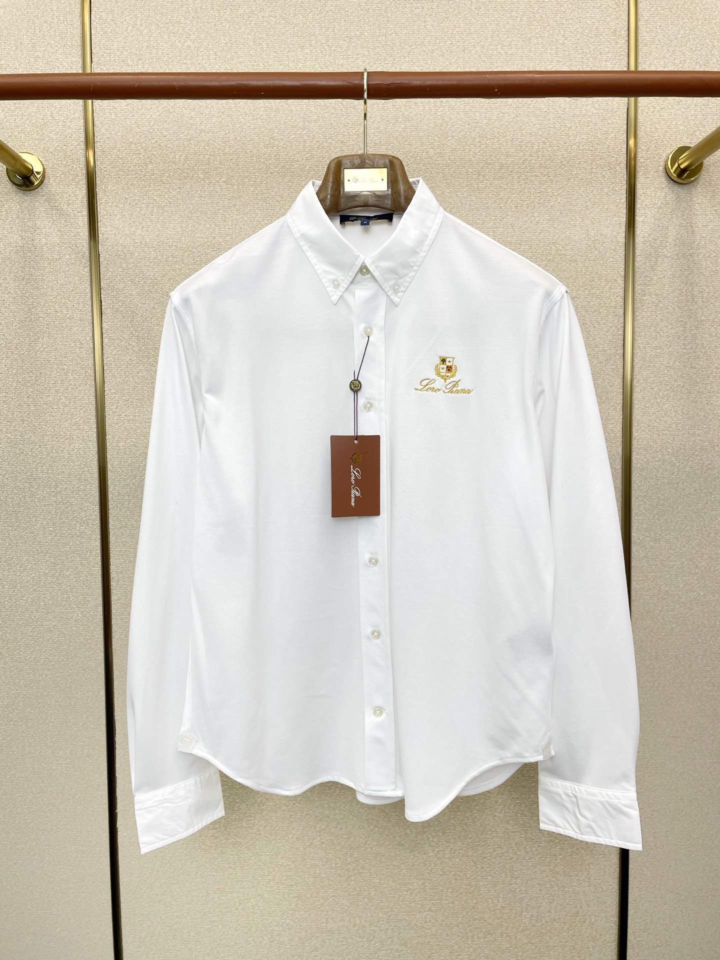 NO:744204,.LP-Loro Piana exclusively supplies new original men's casual shirts. High-end customization. High-end version. Fashionable and versatile imported fabrics. Super soft and delicate feel. Skin-friendly and comfortable to wear. High-end boutique. The upper body is finely made by the factory. It is a must-have item for men. Three standards are complete. Size S-XL,, loro piana, loro piana, shirts,19860909.LP-Loro Piana诺悠翩雅独家专供新款原单男士休闲衬衫 高端定制 高端版本 时尚百搭爆款进口面料 手感超柔软细腻 穿着亲肤舒适 高端精品 代工厂精细做上身非常赞 男士必备单品 三标齐全 码数S-XL,,loro piana,loro piana,shirts,,Men's clothing