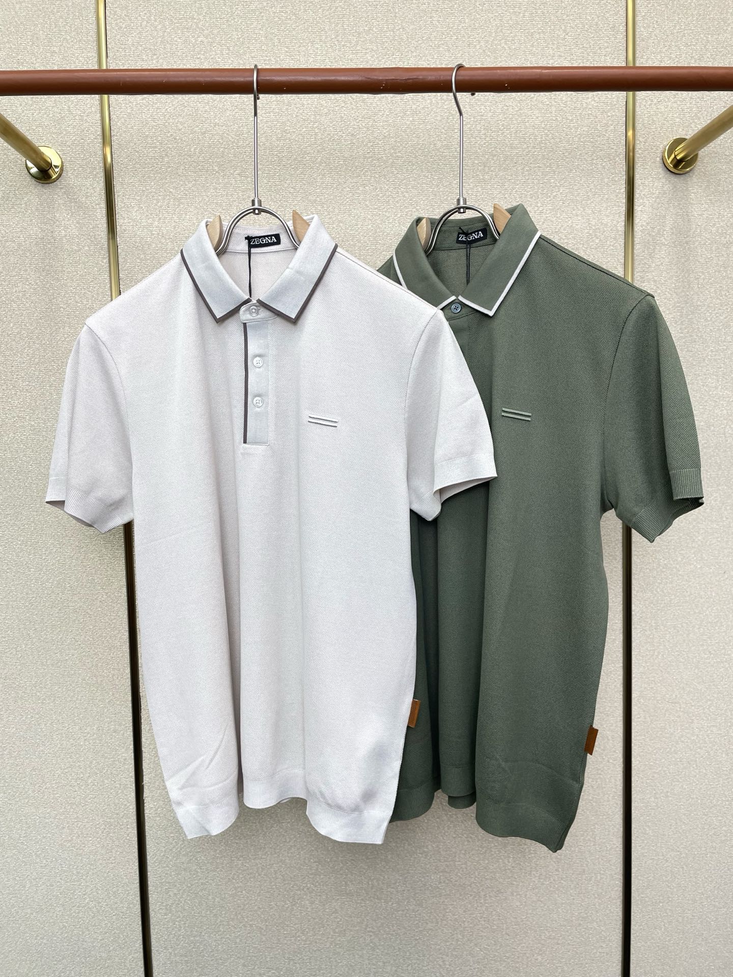 NO:744216,.ZEGNA Zegna exclusively supplies the new original men's casual short-sleeves, high-end customization, high-end version, fashionable and versatile imported fabrics, super soft and delicate to the touch, skin-friendly and comfortable to wear, high-end boutique, the upper body is exquisitely made by the factory, a must-have item for men, complete with three standards, size M-3XL,,zegna,T-shirt,19860909.ZEGNA杰尼亚独家专供新款原单男士休闲短袖 高端定制 高端版本 时尚百搭爆款进口面料 手感超柔软细腻 穿着亲肤舒适 高端精品 代工厂精细做上身非常赞 男士必备单品 三标齐全 码数M-3XL,,zegna,T-shirt,,Men's clothing