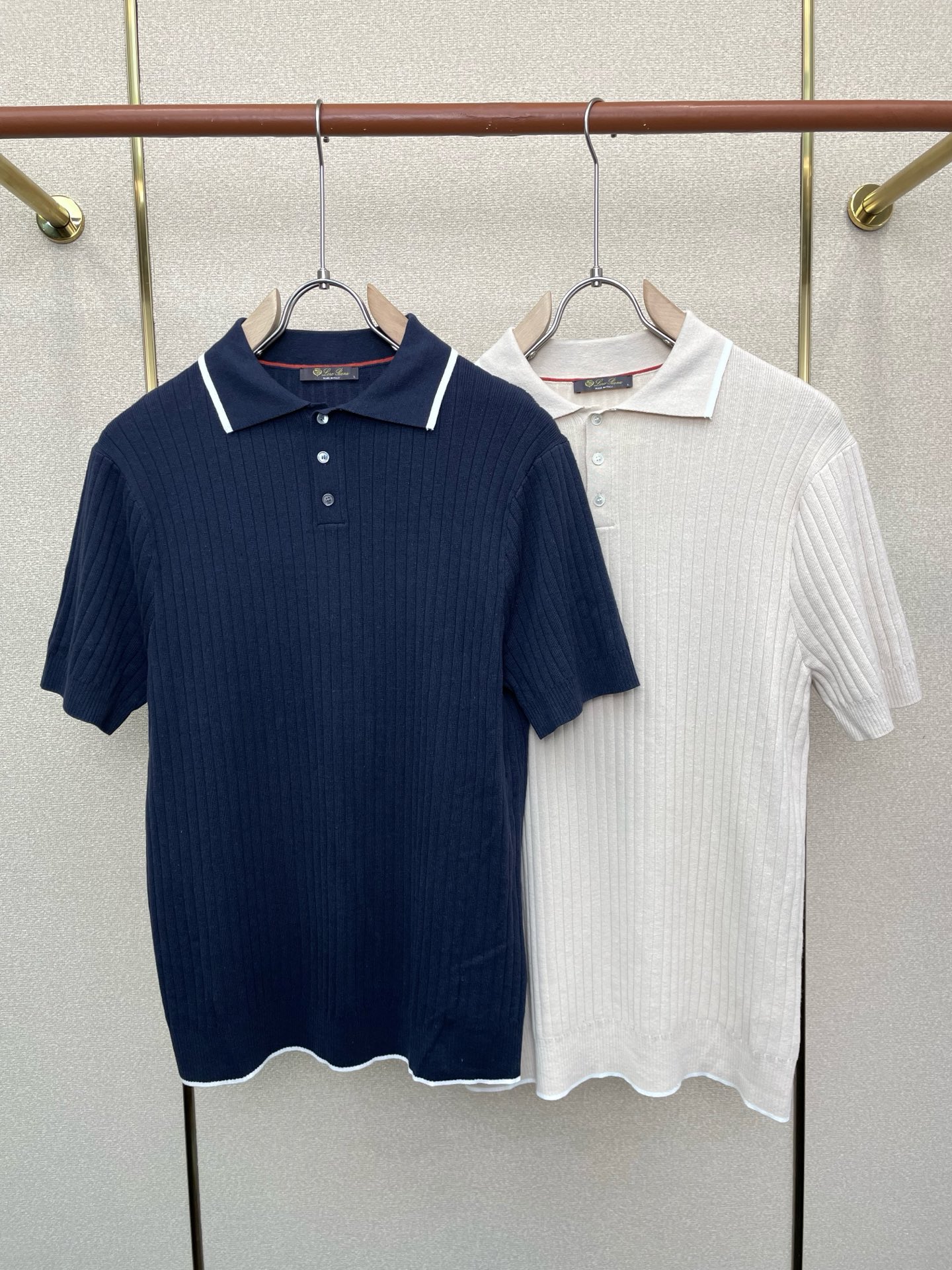 NO:746110,.LP-Loro Piana is a must-have new model. Original men's casual knitted short sleeves. High-end customization. High-end version. Fashionable and versatile imported fabrics. Super soft and delicate feel. Skin-friendly and comfortable to wear. High-end boutique. The upper body made by the factory is very good. Men's must-have items. Three labels are complete. Size 48-58,, loro piana, loro piana, T-shirt,19860909.LP-Loro Piana诺悠翩雅砸锅卖铁都要上的新款新款原单男士休闲针织短袖 高端定制 高端版本 时尚百搭爆款进口面料 手感超柔软细腻 穿着亲肤舒适 高端精品 代工厂精细做上身非常赞 男士必备单品 三标齐全 码数48-58,,loro piana,loro piana,T-shirt,,Men's clothing