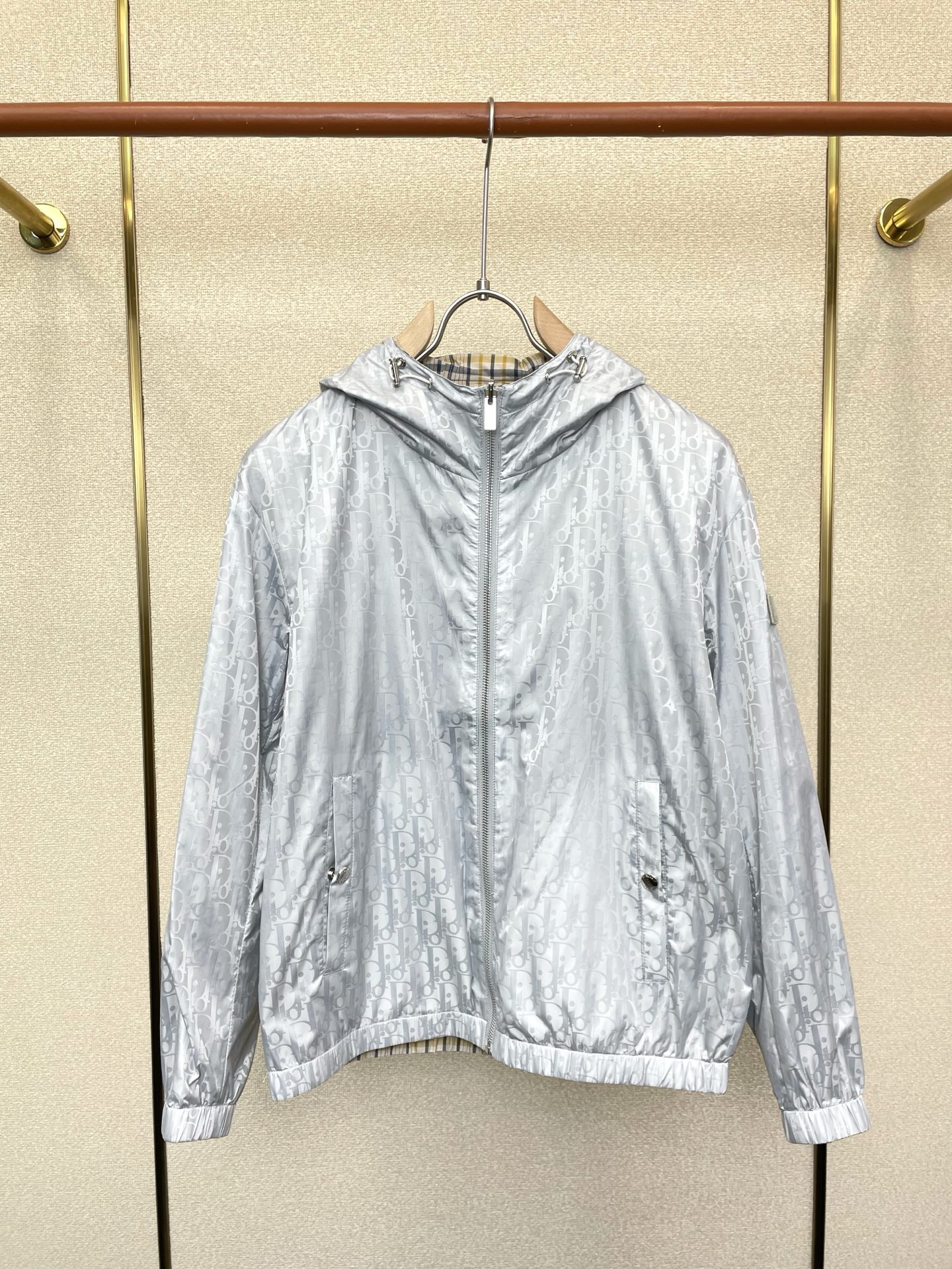 NO:746124,.Dior's new and popular men's casual hooded jacket, double-sided full-print plaid jacket, high-end customization, high-end version, fashionable and versatile imported fabrics, super soft and delicate feel, skin-friendly and comfortable to wear, high-end boutique, factory-made fine upper body is very good, men's must-have items, three standards complete, size M-3XL,, dior, dior, jackets & coats, hats,19860909.Dior迪奥砸锅卖铁都要上的新款新款原单男士休闲连帽夹克 双面穿满印格子纹夹克 高端定制 高端版本 时尚百搭爆款进口面料 手感超柔软细腻 穿着亲肤舒适 高端精品 代工厂精细做上身非常赞 男士必备单品 三标齐全 码数M-3XL,,dior,dior,jackets & coats,hats,,Men's clothing