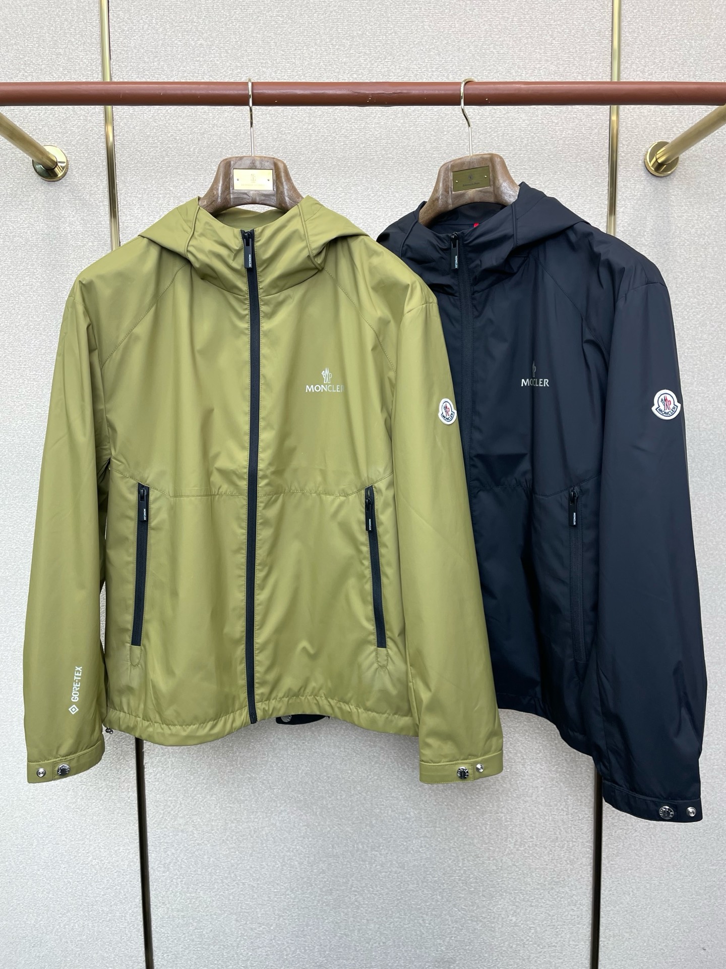 NO:746197,.Moncler exclusively offers new original men's casual jackets. High-end customization. High-end version. Fashionable and versatile imported fabrics. Super soft and delicate feel. Skin-friendly and comfortable to wear. High-end boutique. The upper body is made with exquisite precision by the factory. A must-have item for men. Complete with three standards. Size M-3XL, Moncler, jackets & coats,19860909.Moncler蒙口独家专供新款原单男士休闲夹克 高端定制 高端版本 时尚百搭爆款进口面料 手感超柔软细腻 穿着亲肤舒适 高端精品 代工厂精细做上身非常赞 男士必备单品 三标齐全 码数M-3XL,,Moncler,jackets & coats,,Men's clothing