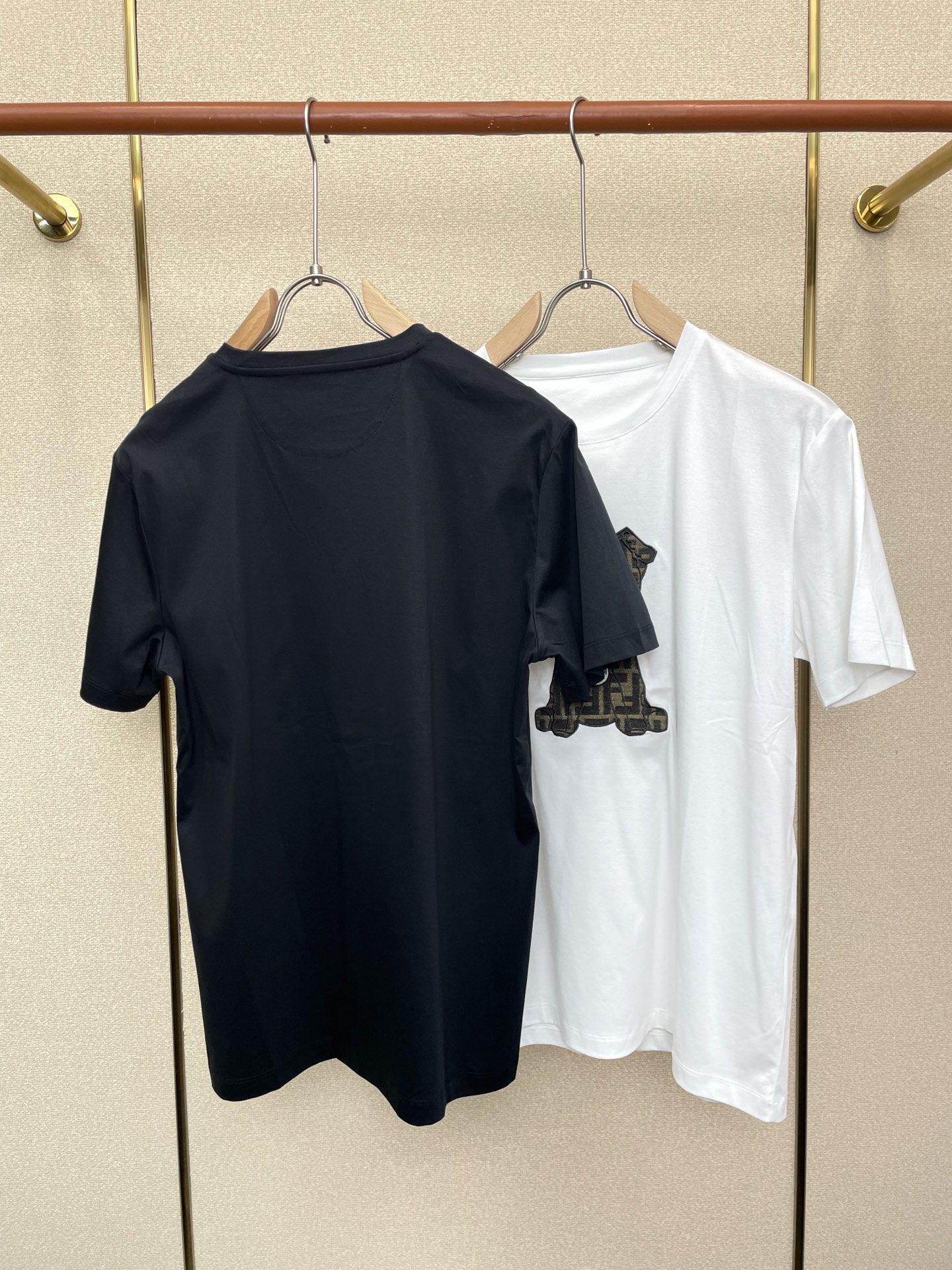 。FENDI芬迪💥独家专供新款原单男士休闲短袖 高端定制 高端版本 时尚百搭爆款⚠️⚠️✨✨进口面料 手