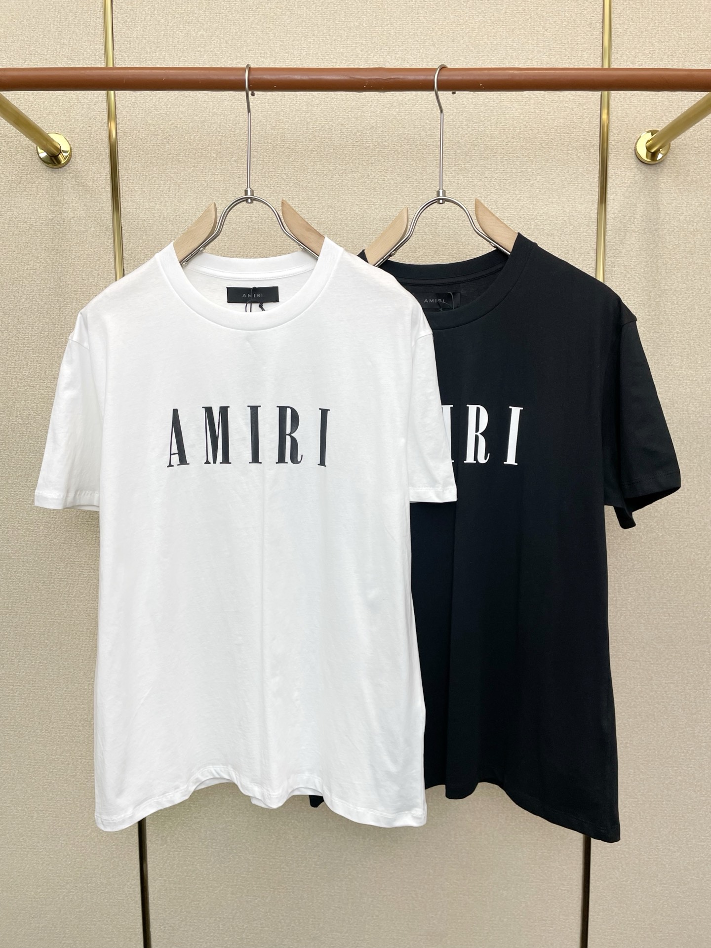 NO:757112,.AMIRI exclusively provides new original men's casual short-sleeves, high-end customization, high-end version, fashionable and versatile imported fabrics, super soft and delicate to the touch, skin-friendly and comfortable to wear, high-end boutique, exquisite upper body made by the factory, very good, a must-have item for men, complete with three standards, size S-XL, amiri, T-shirt,19860909.AMIRI独家专供新款原单男士休闲短袖 高端定制 高端版本 时尚百搭爆款进口面料 手感超柔软细腻 穿着亲肤舒适 高端精品 代工厂精细做上身非常赞 男士必备单品 三标齐全 码数S-XL,,amiri,T-shirt,,Men's clothing