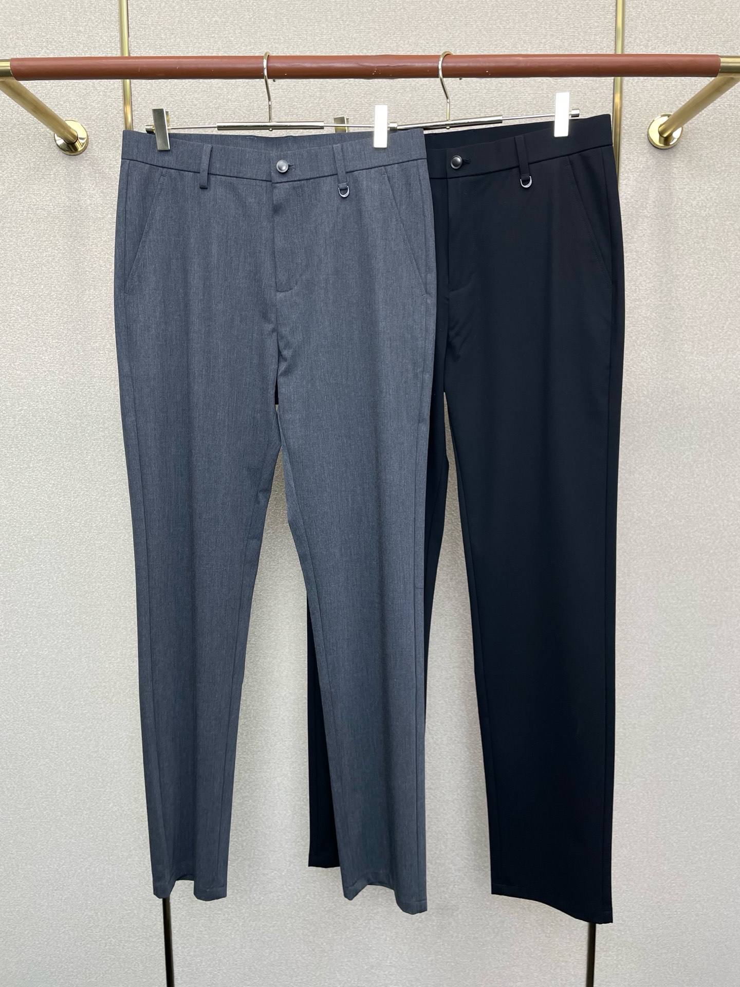 NO:759872,.ZEGNA Zegna exclusively supplies new original men's casual trousers, high-end customization, high-end version, fashionable and versatile, popular imported fabrics, super soft and delicate to the touch, skin-friendly and comfortable to wear, high-end boutique, the upper body is exquisitely made by the OEM, a must-have item for men, complete with three standards, yardage 30-38,,zegna,19860909.ZEGNA杰尼亚独家专供新款原单男士休闲西裤 高端定制 高端版本 时尚百搭爆款进口面料 手感超柔软细腻 穿着亲肤舒适 高端精品 代工厂精细做上身非常赞 男士必备单品 三标齐全 码数30-38,,zegna,,Men's clothing