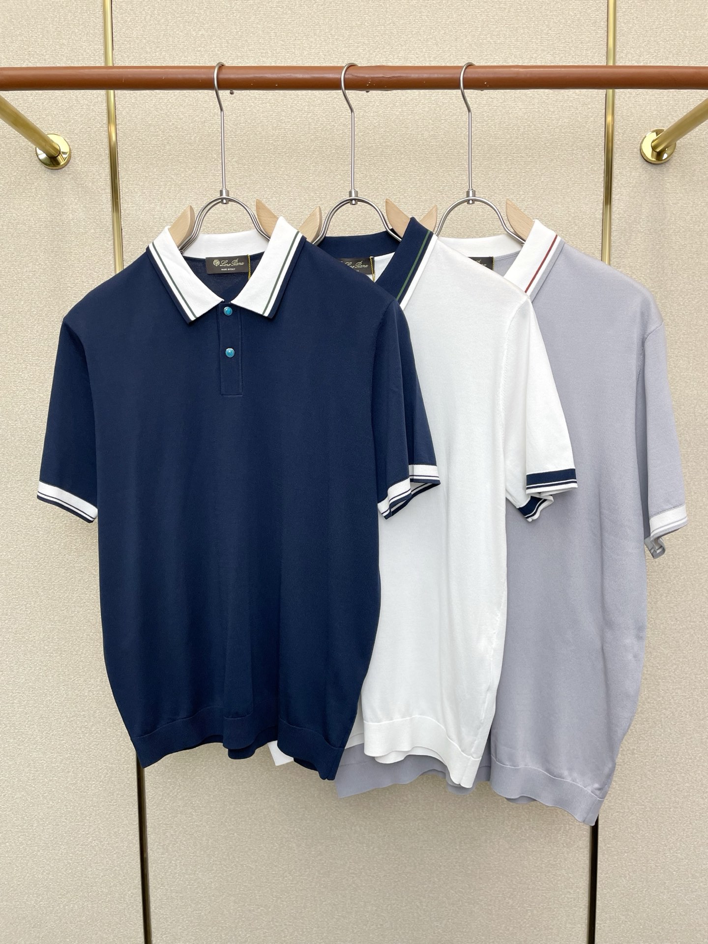 NO:759971,.LP-Loro Piana exclusively supplies new original men's casual short-sleeves, high-end customization, high-end version, fashionable and versatile imported fabrics, super soft and delicate to the touch, skin-friendly and comfortable to wear, high-end boutique, the upper body is exquisitely made by the factory, a must-have item for men, complete with three standards, code number 48-56,, loro piana, loro piana, T-shirt,19860909.LP-Loro Piana诺悠翩雅独家专供新款原单男士休闲短袖 高端定制 高端版本 时尚百搭爆款进口面料 手感超柔软细腻 穿着亲肤舒适 高端精品 代工厂精细做上身非常赞 男士必备单品 三标齐全 码数48-56,,loro piana,loro piana,T-shirt,,Men's clothing