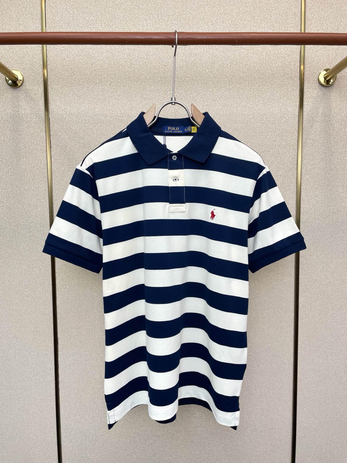 NO:759877,.Ralph Lauren exclusively supplies new original men's casual short sleeves. High-end customization. High-end version. Fashionable and versatile imported fabrics. Super soft and delicate feel. Skin-friendly and comfortable to wear. High-end boutique. The upper body made by the factory is very good. Men's must-have items. Three complete standards. Size M-2XL, loro piana, T-shirt,19860909.Ralph Lauren拉夫劳伦独家专供新款原单男士休闲短袖 高端定制 高端版本 时尚百搭爆款进口面料 手感超柔软细腻 穿着亲肤舒适 高端精品 代工厂精细做上身非常赞 男士必备单品 三标齐全 码数M-2XL,,loro piana,T-shirt,,Men's clothing