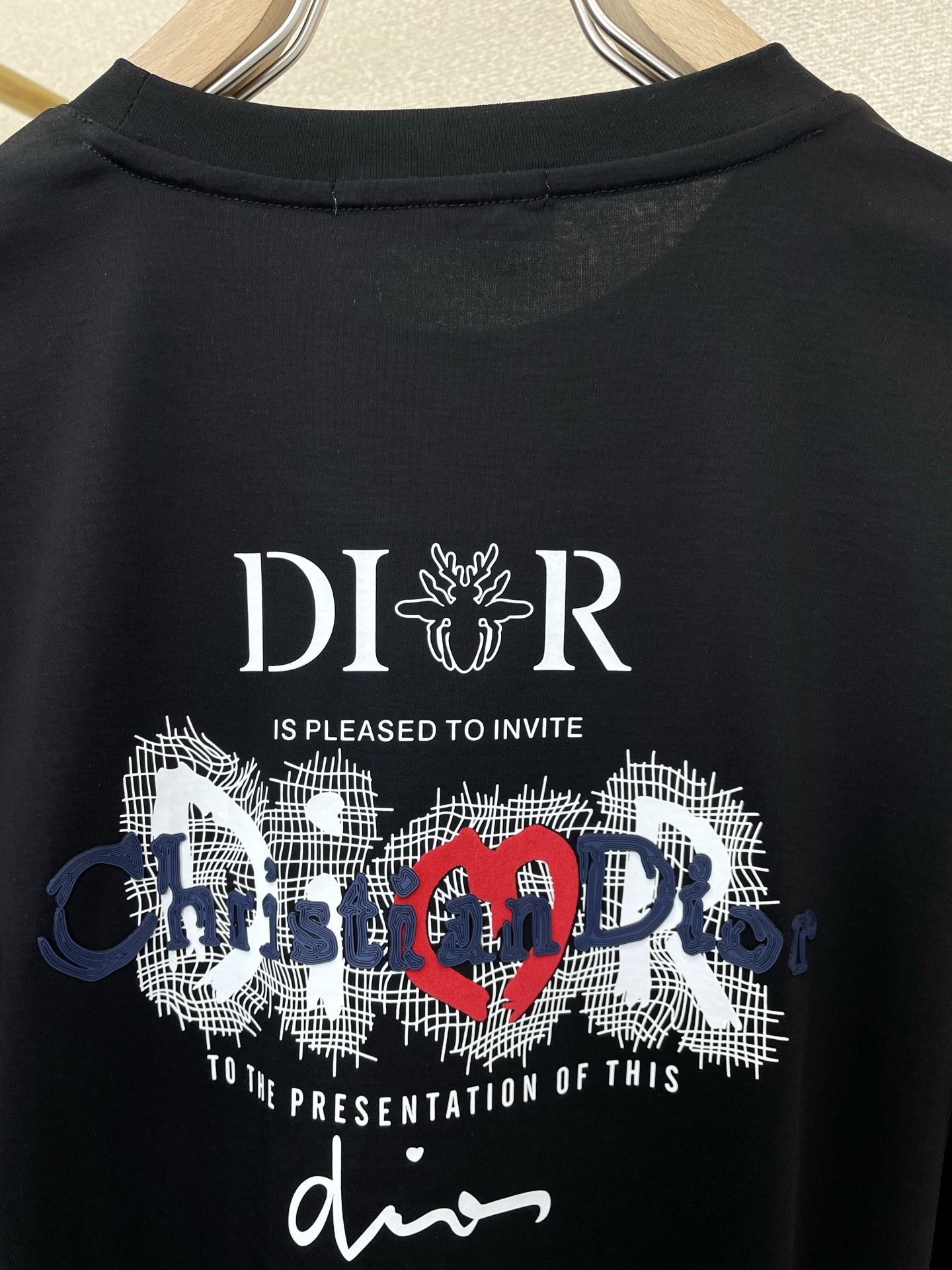 。Dior迪奥💥砸锅卖铁都要上的新款新款原单男士休闲短袖 高端定制 高端版本 时尚百搭爆款⚠️⚠️✨✨进