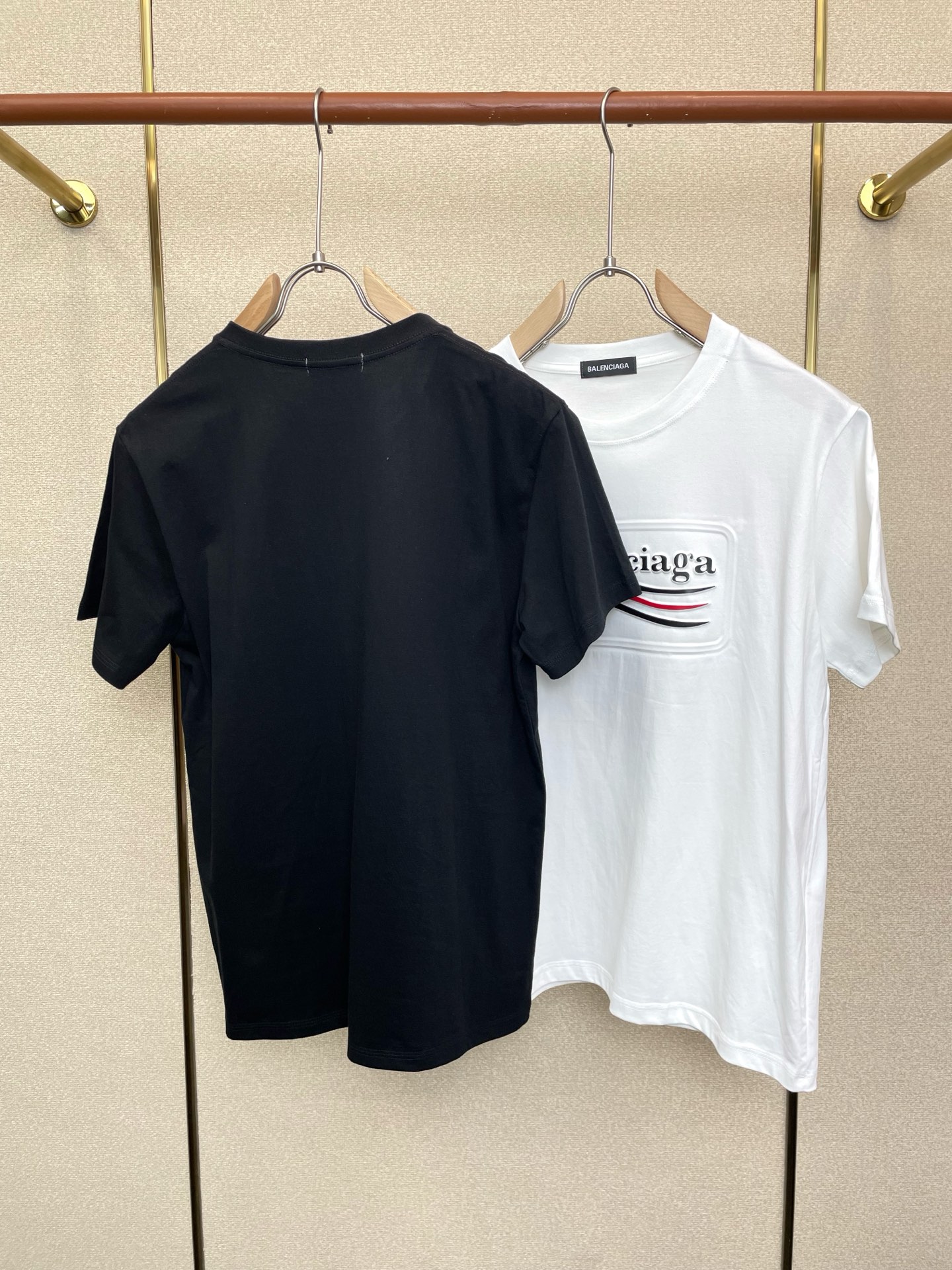 。Balenciaga巴黎世家💥砸锅卖铁都要上的新款新款原单男士休闲短袖 高端定制 高端版本 时尚百搭爆
