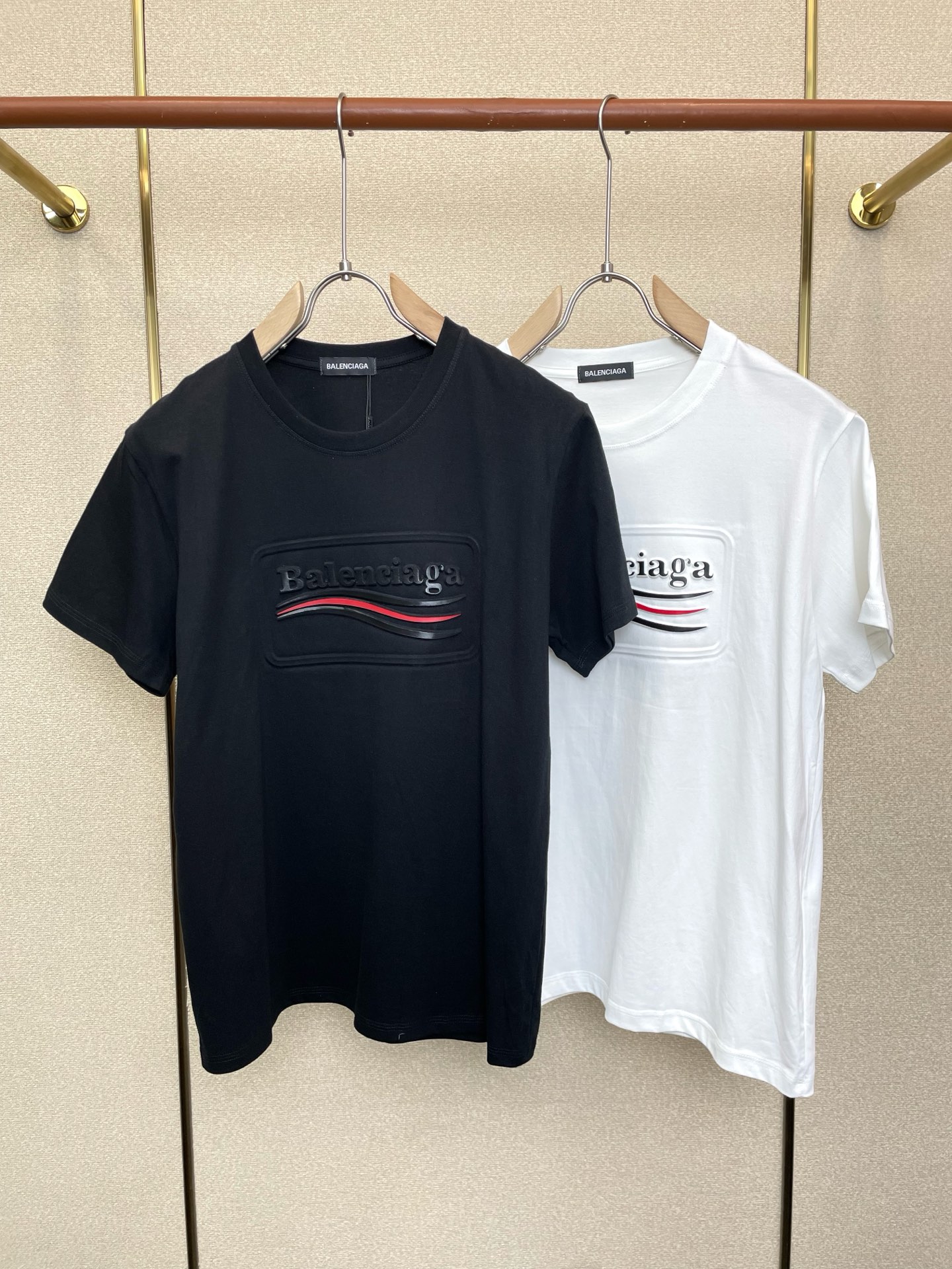 。Balenciaga巴黎世家💥砸锅卖铁都要上的新款新款原单男士休闲短袖 高端定制 高端版本 时尚百搭爆