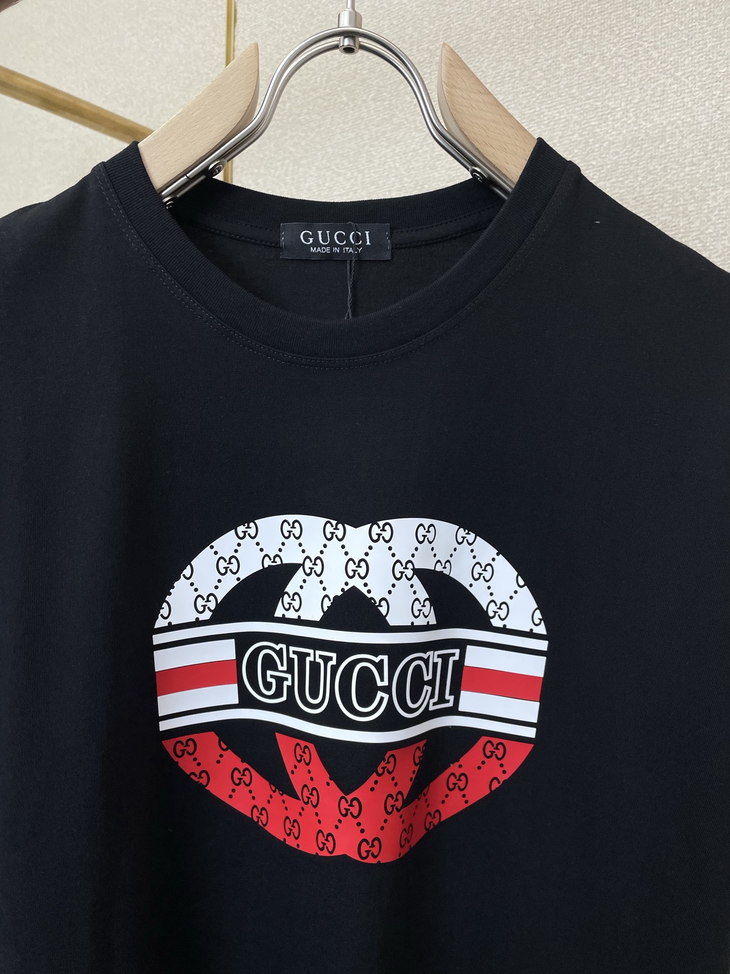 。Gucci古驰💥砸锅卖铁都要上的新款新款原单男士休闲短袖 高端定制 高端版本 时尚百搭爆款⚠️⚠️✨✨