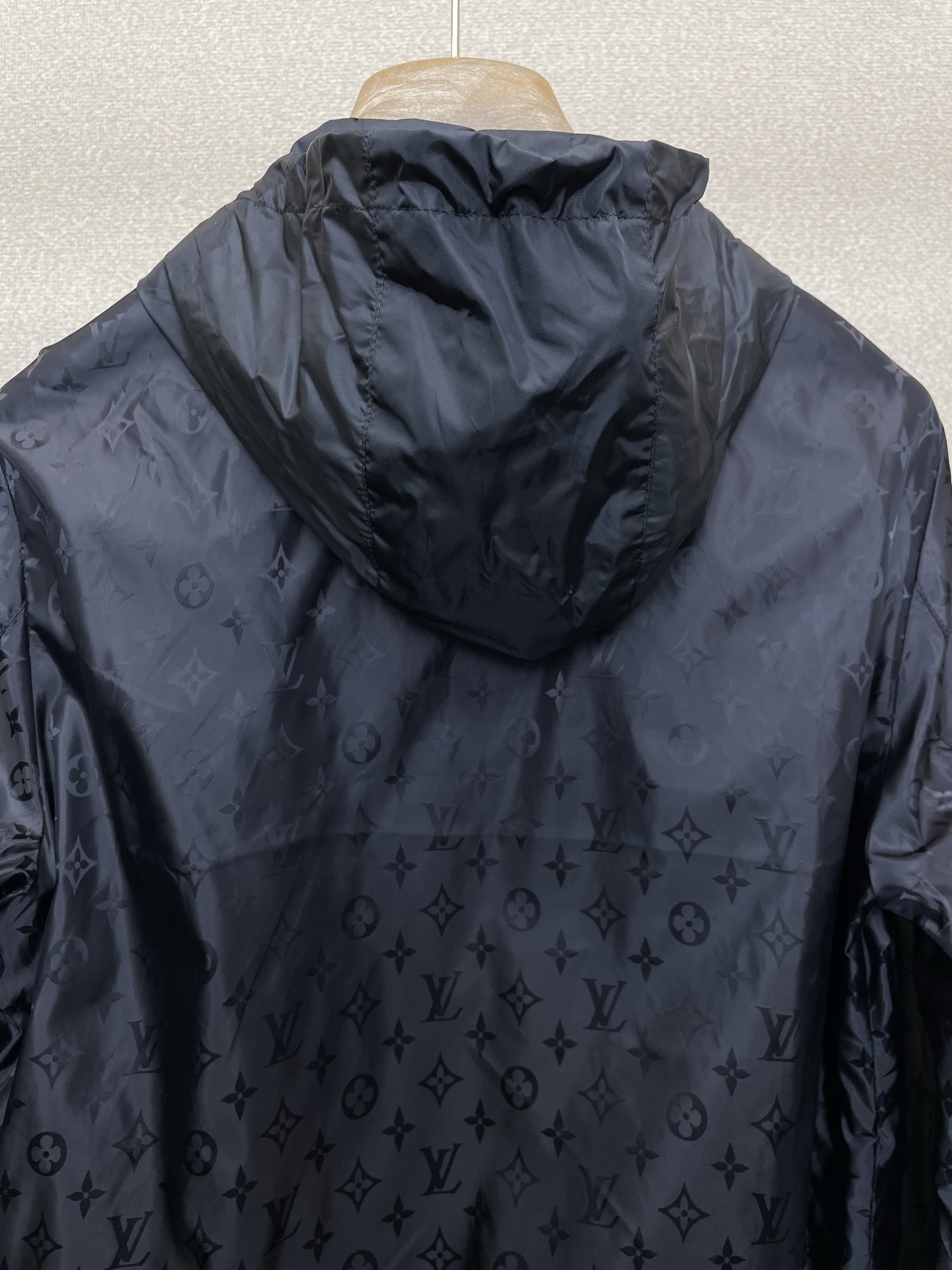 。Louis Vuitton路易威登💥砸锅卖铁都要上的新款新款原单男士休闲连帽夹克外套 高端定制 高端版