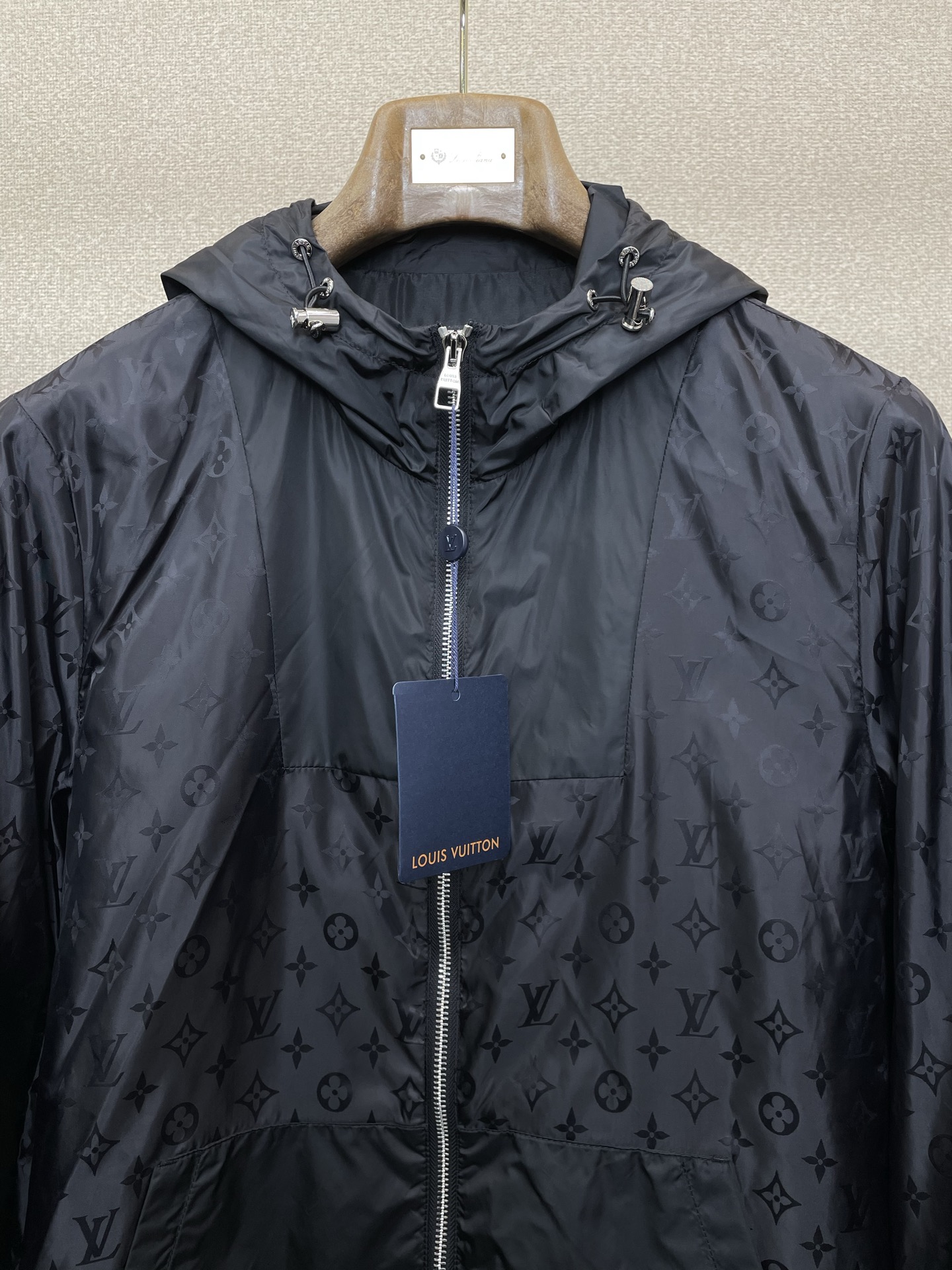 。Louis Vuitton路易威登💥砸锅卖铁都要上的新款新款原单男士休闲连帽夹克外套 高端定制 高端版