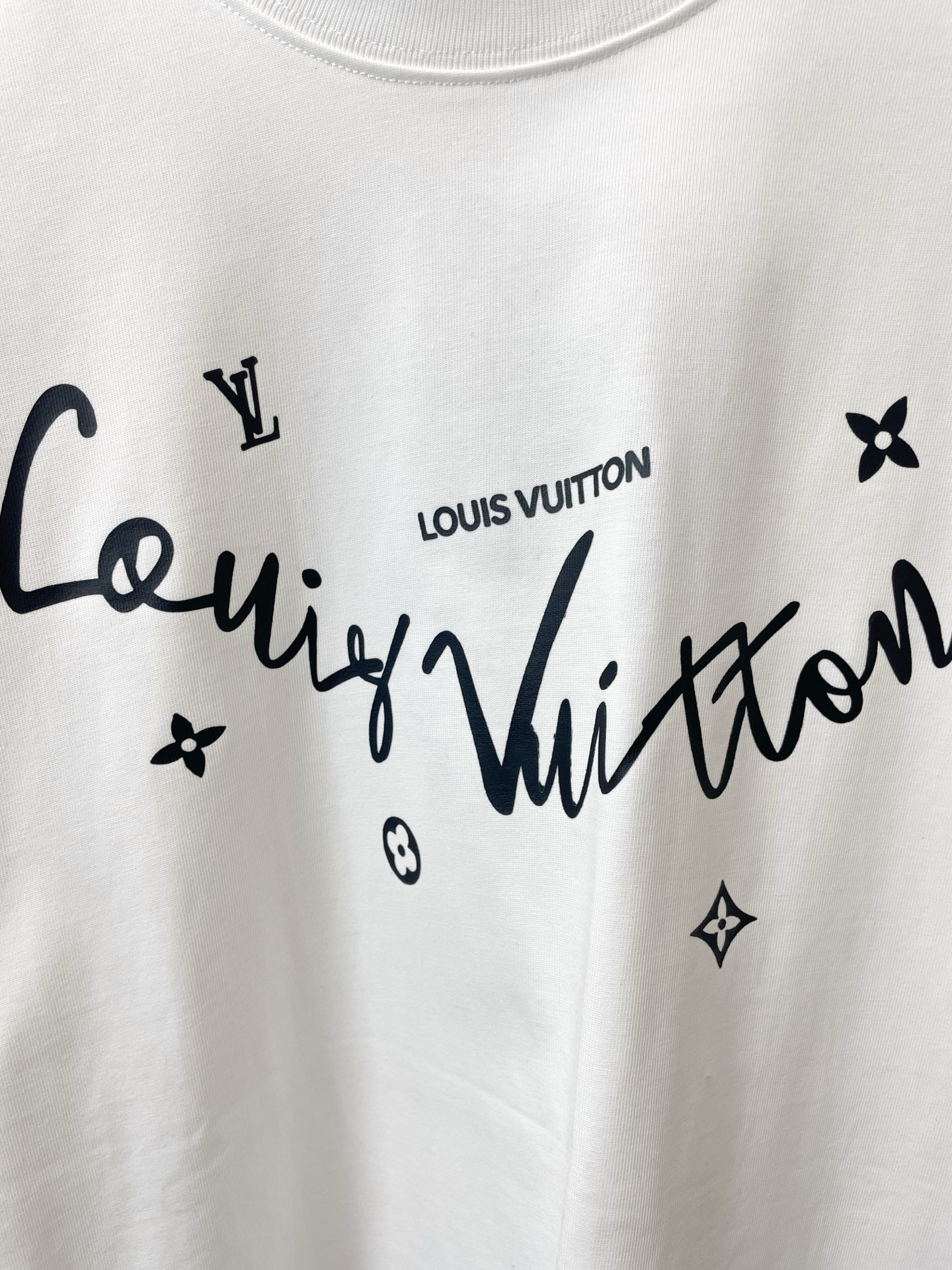 。Louis Vuitton路易威登💥砸锅卖铁都要上的新款新款原单男士休闲短袖 高端定制 高端版本 时尚