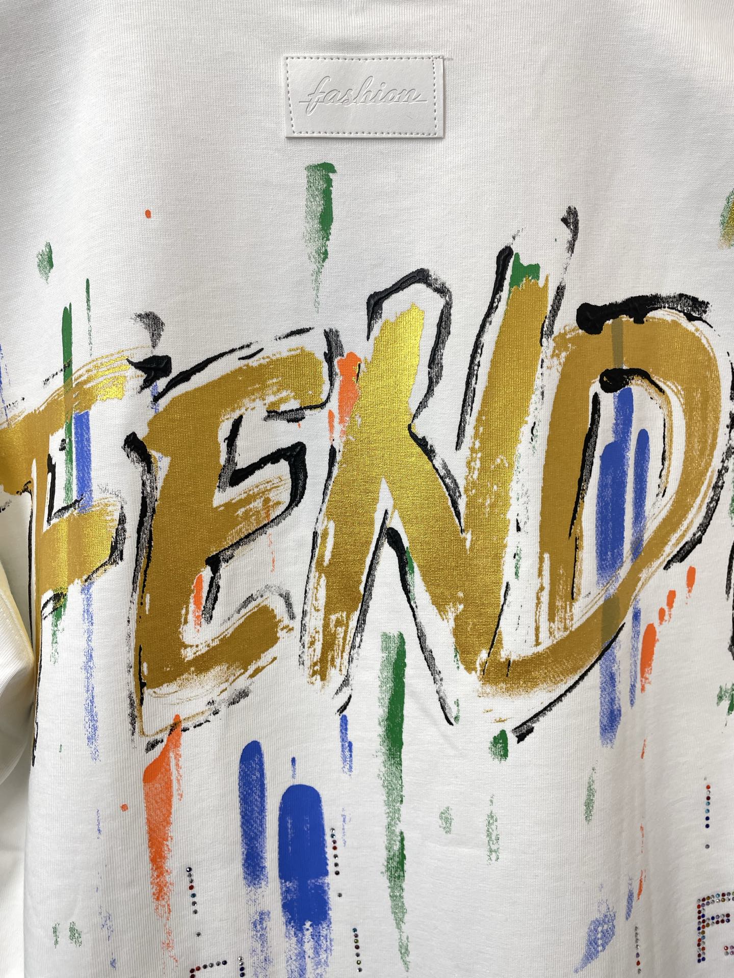 。FENDI芬迪💥砸锅卖铁都要上的新款新款原单男士休闲短袖 高端定制 高端版本 时尚百搭爆款⚠️⚠️✨✨