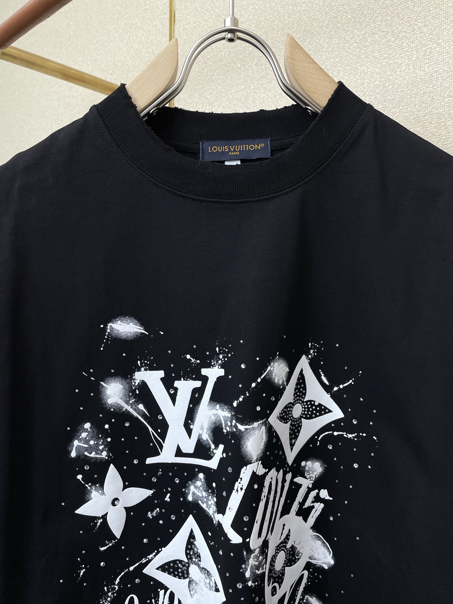 。Louis Vuitton路易威登💥砸锅卖铁都要上的新款新款原单男士休闲短袖 高端定制 高端版本 时尚